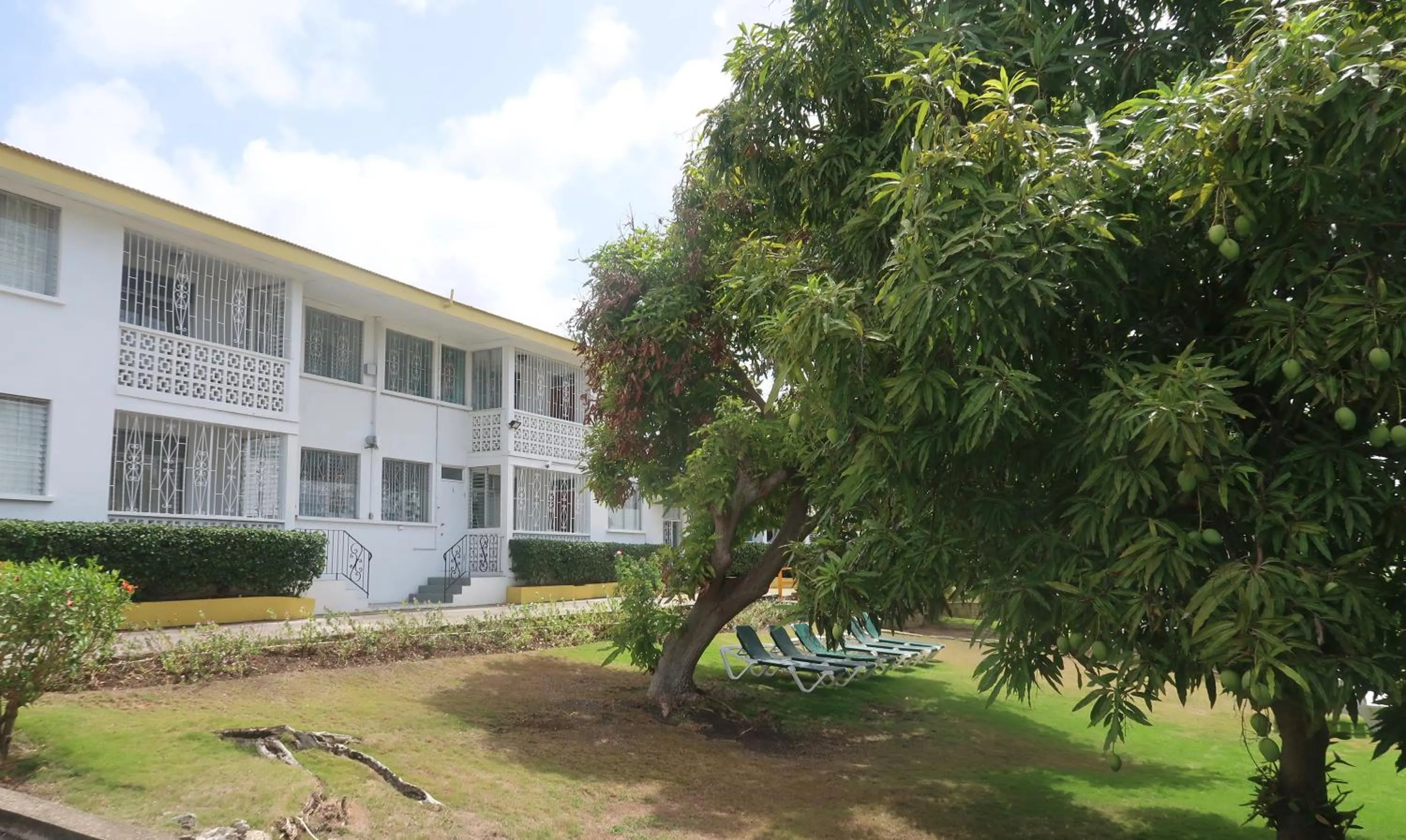 Garden in Adulo Apartments