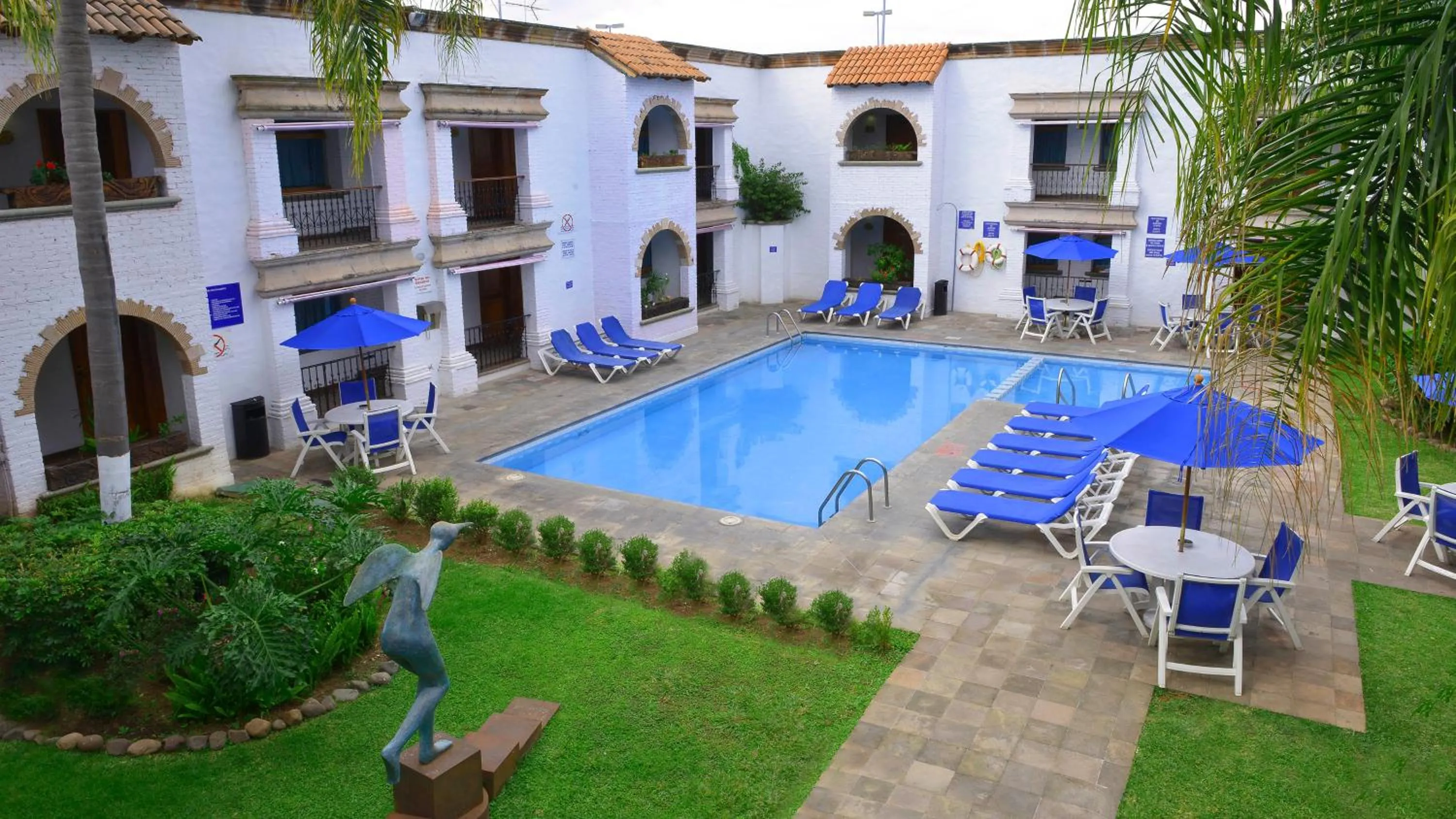 Swimming pool in Holiday Inn Express Morelia by IHG