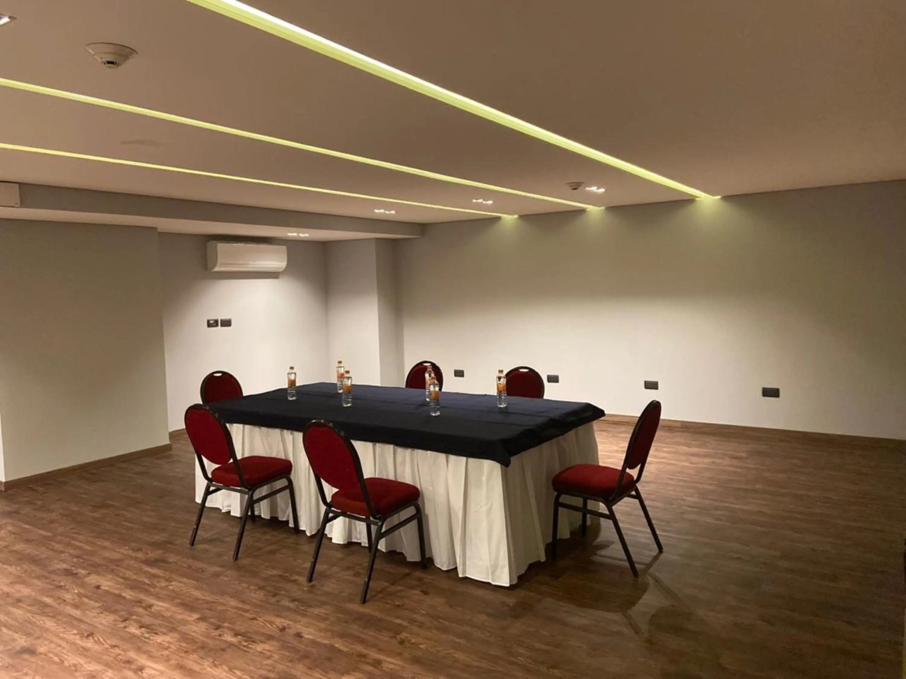 Meeting/conference room in Holiday Inn Express Morelia by IHG