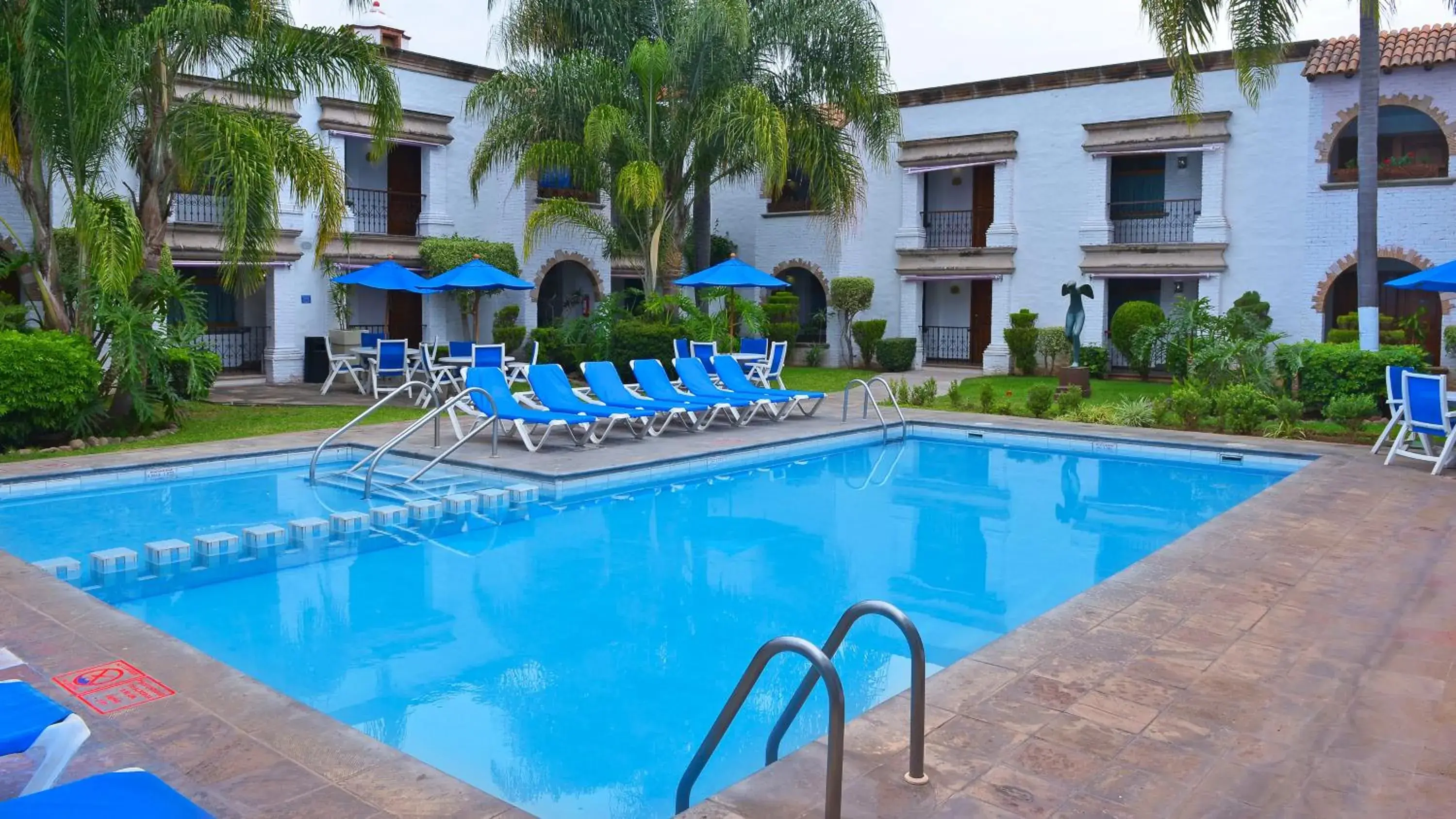 Swimming pool in Holiday Inn Express Morelia by IHG Swimming pool in Holiday Inn Express Morelia by IHG