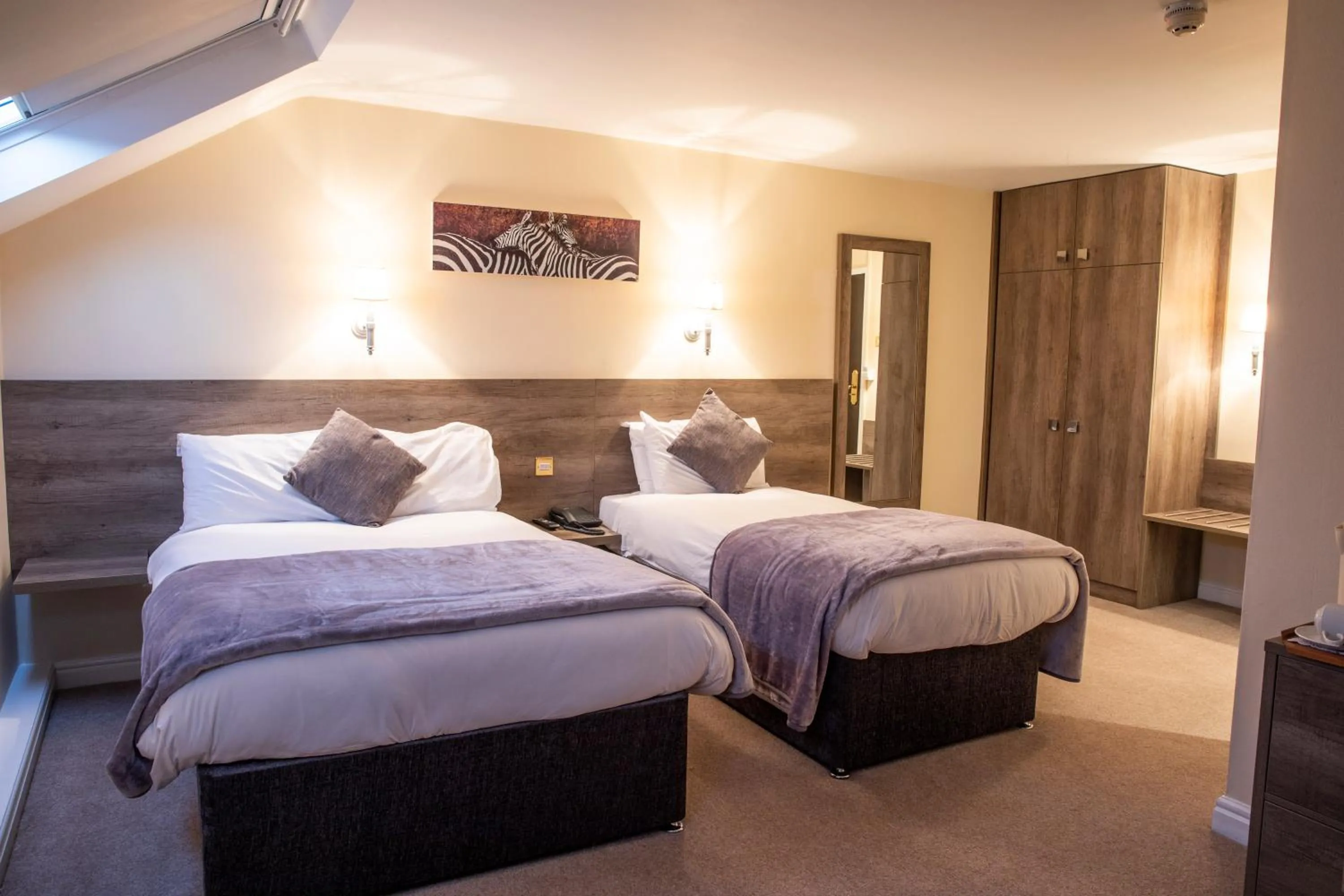 Bedroom, Bed in The Sitwell Arms Hotel