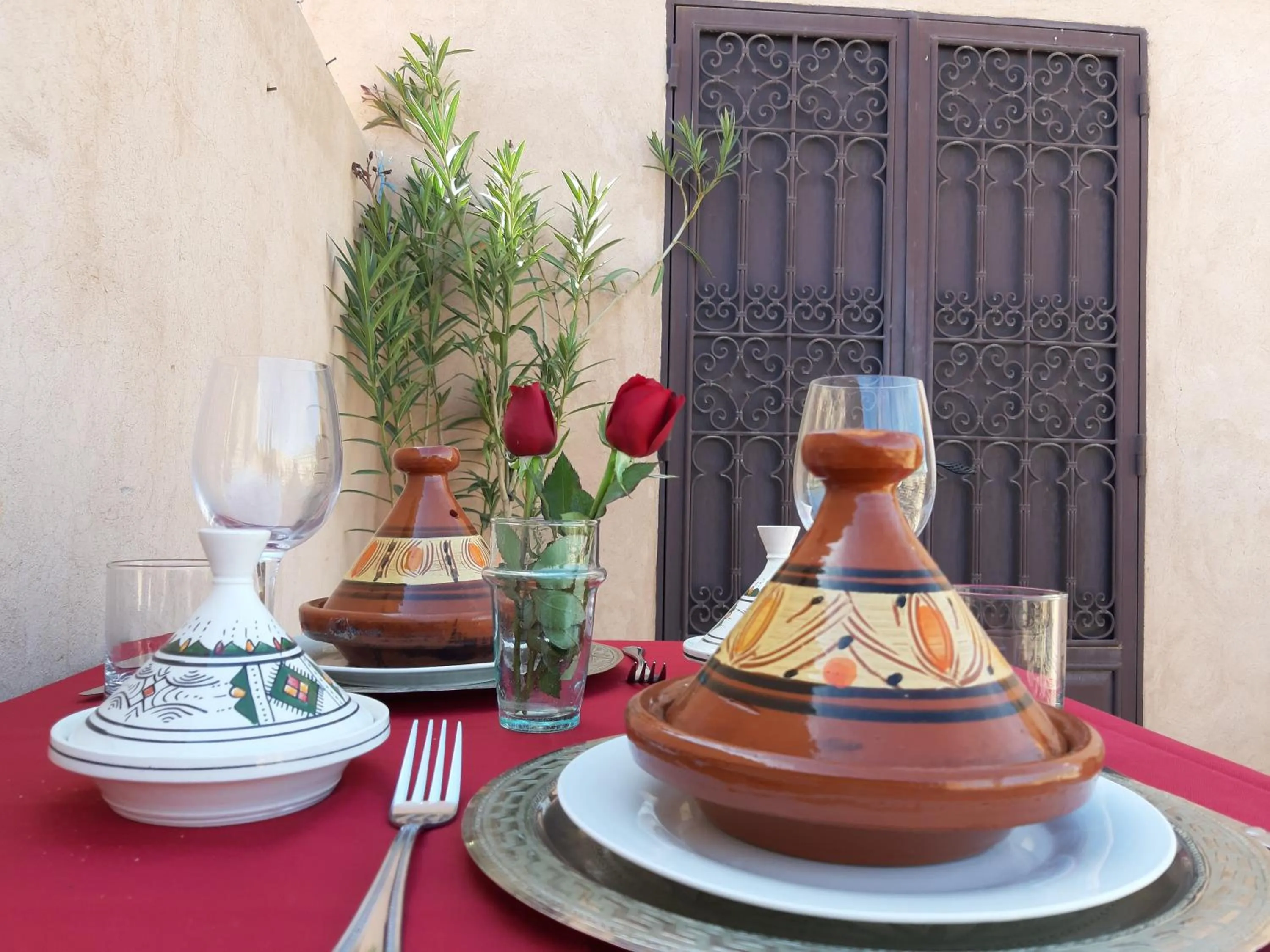 Restaurant/places to eat in Riad Miral