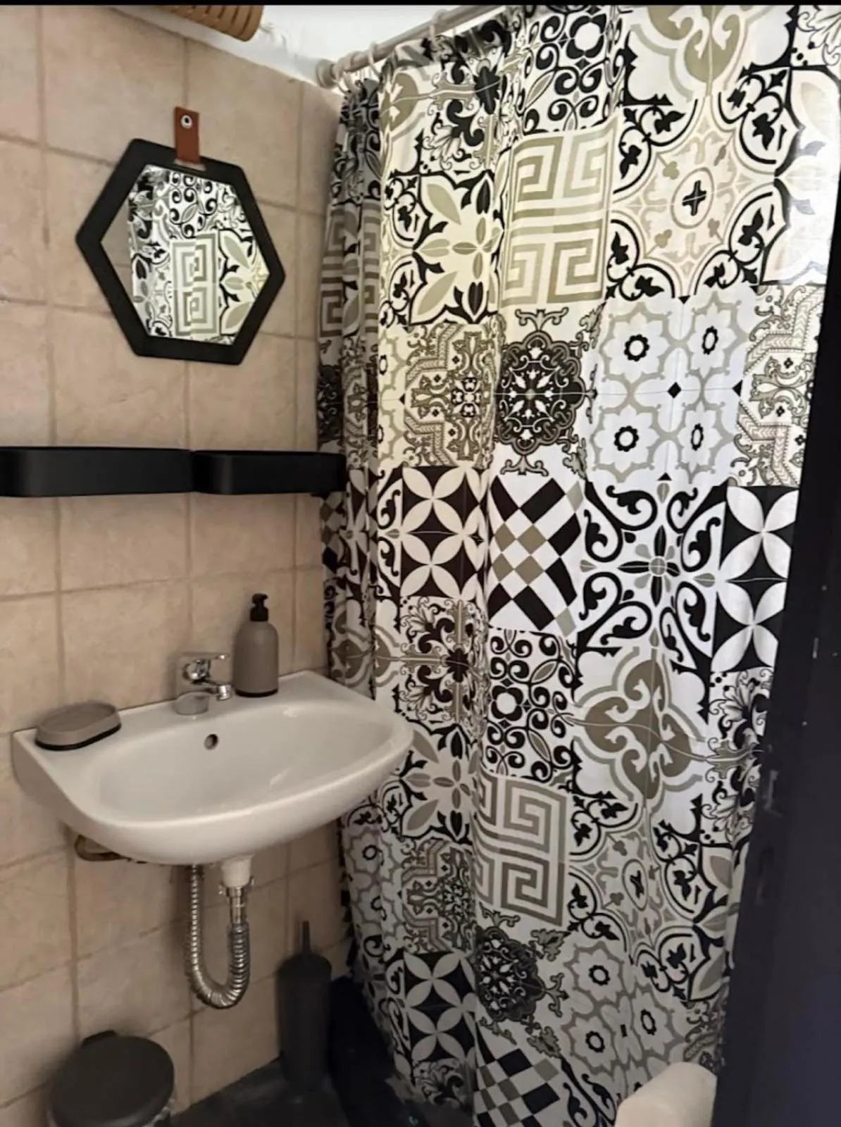 Bathroom in Cristi Rooms