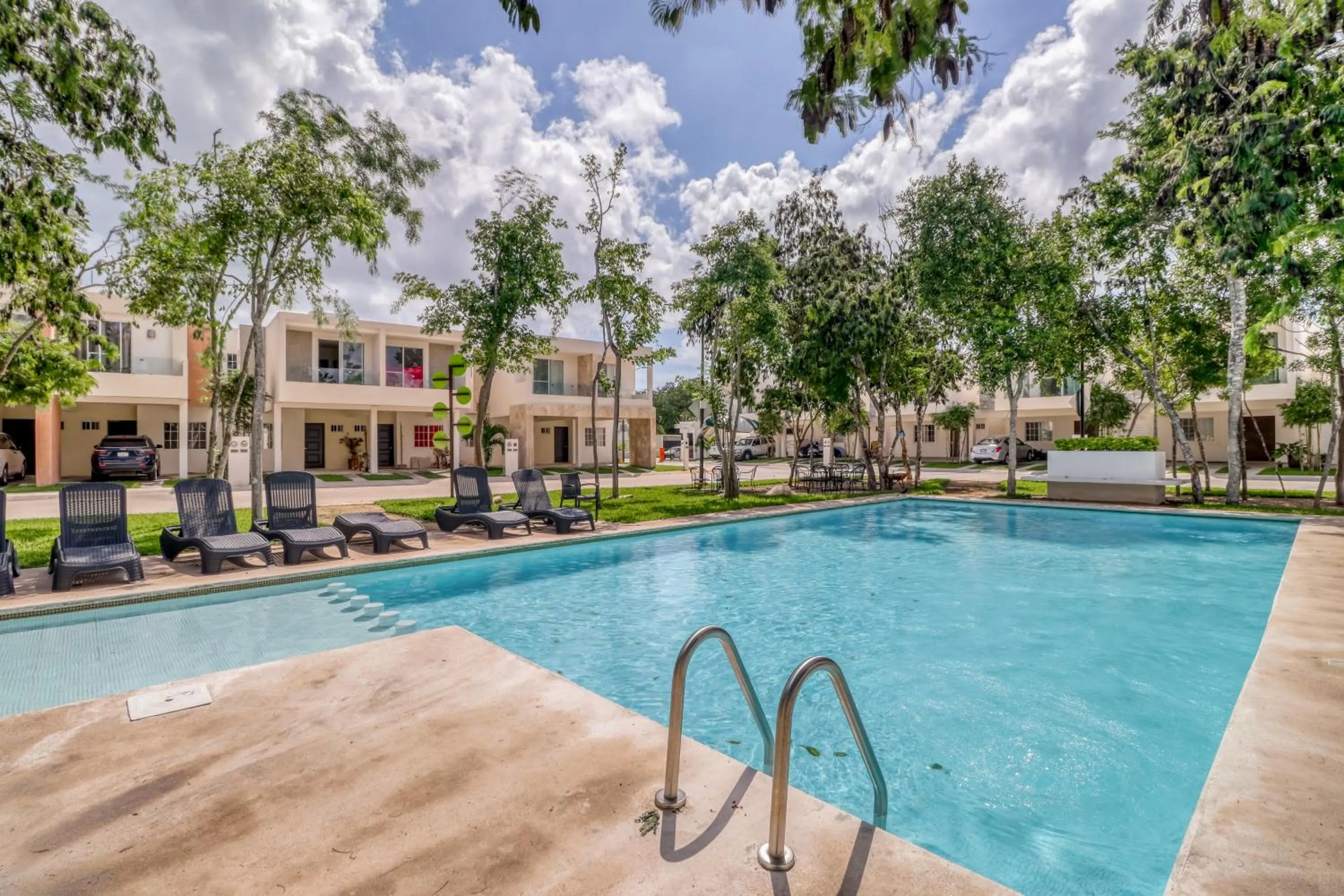 Selvanova Coto 4B, Villa Flamingos 437F