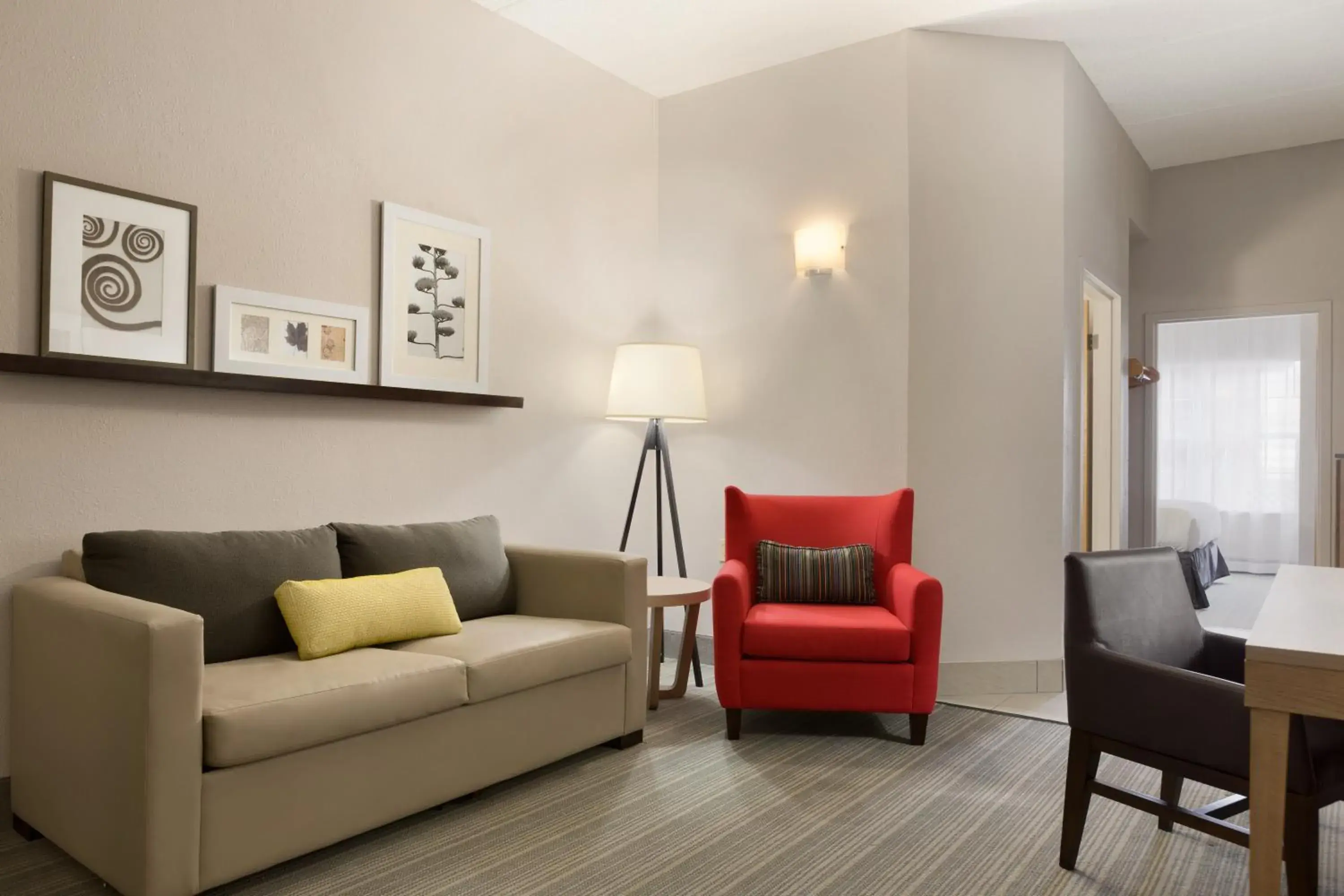 Living room in Country Inn & Suites by Radisson, Jackson, TN Living room in Country Inn & Suites by Radisson, Jackson, TN