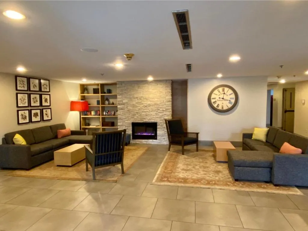 Lobby or reception in Country Inn & Suites by Radisson, Jackson, TN