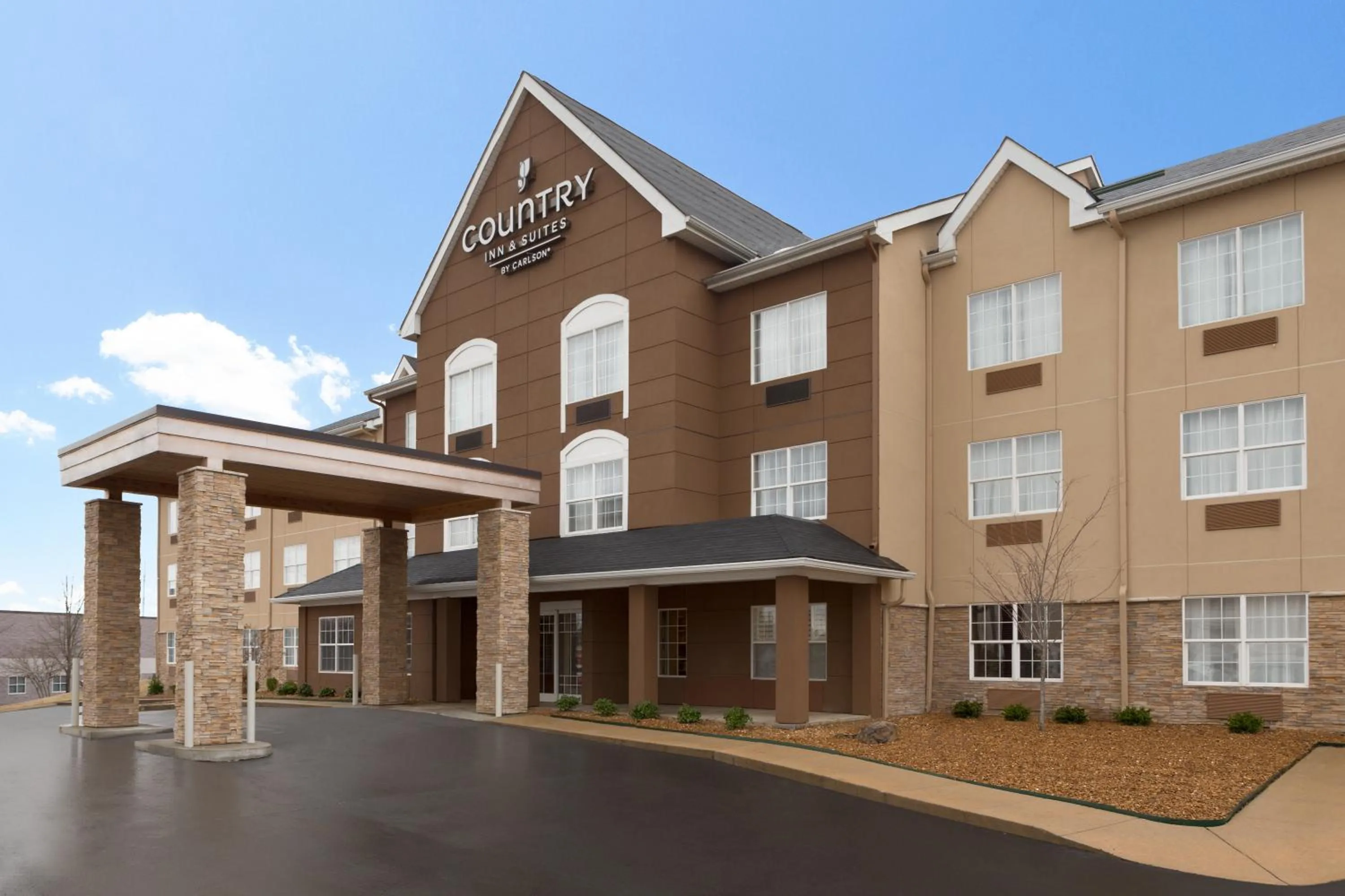 Facade/entrance in Country Inn & Suites by Radisson, Jackson, TN