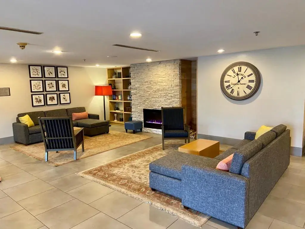 Lobby or reception in Country Inn & Suites by Radisson, Jackson, TN Lobby or reception in Country Inn & Suites by Radisson, Jackson, TN