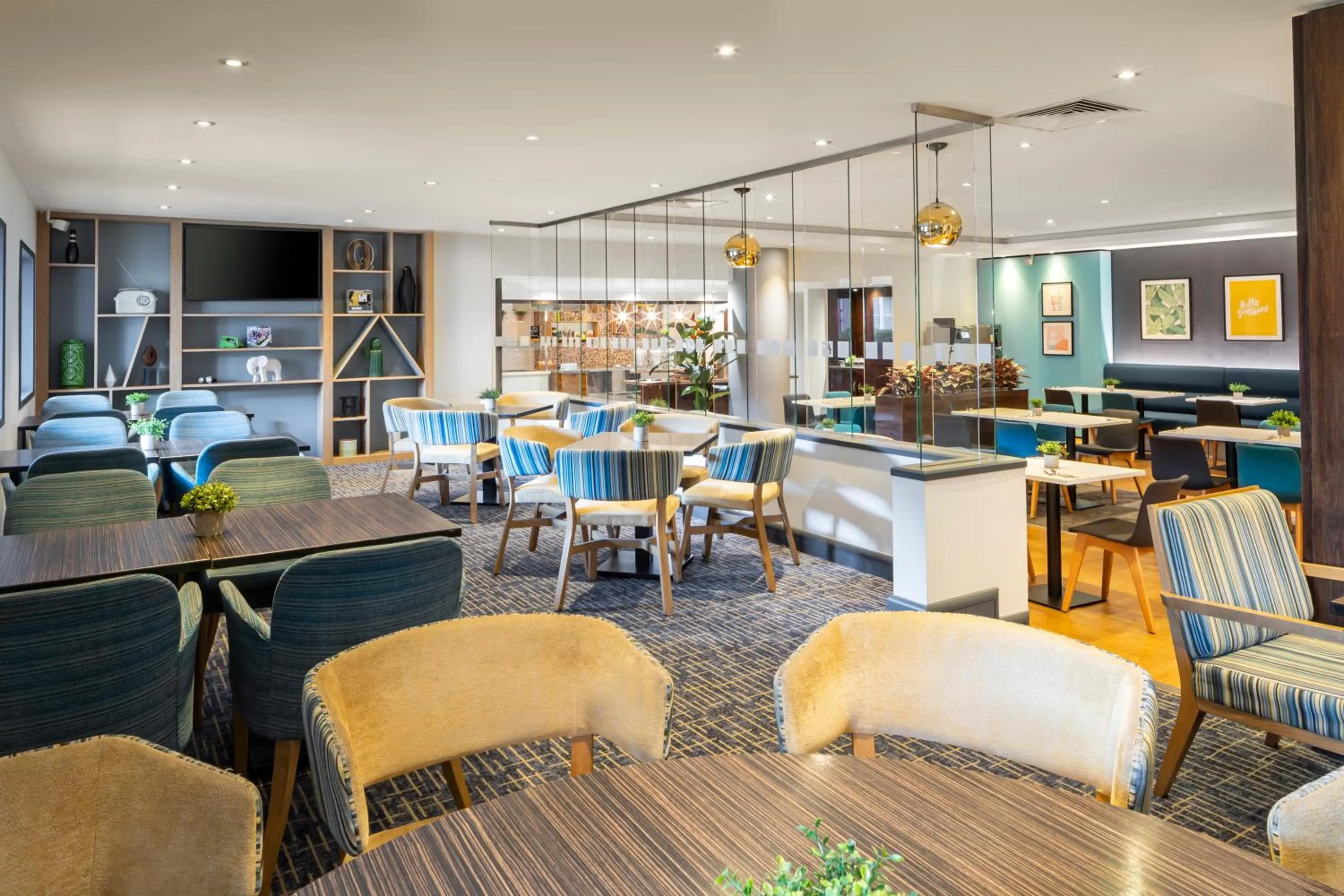 Restaurant/places to eat in Holiday Inn High Wycombe M40, Jct.4 by IHG