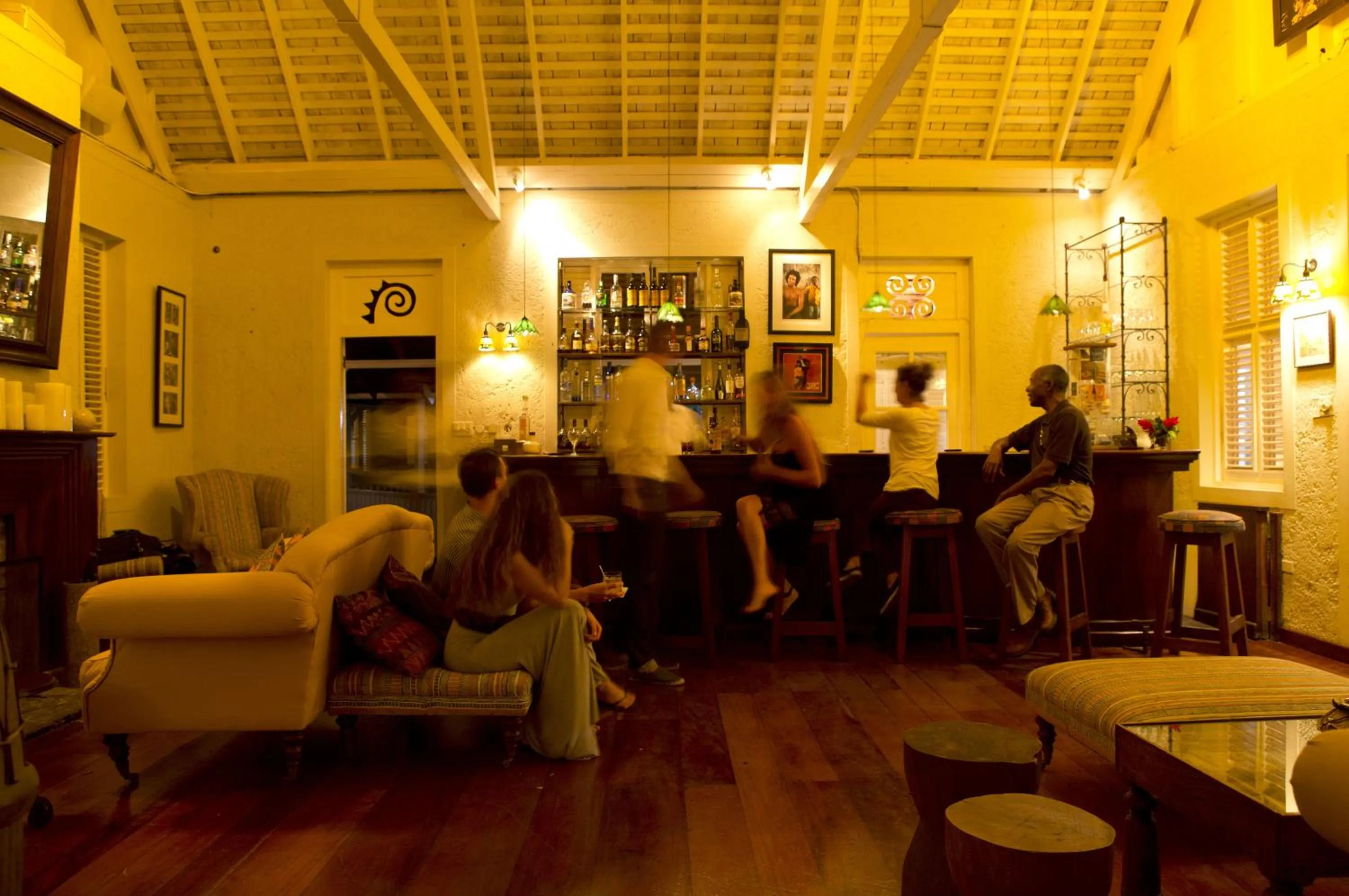 Lounge or bar in Strawberry Hill