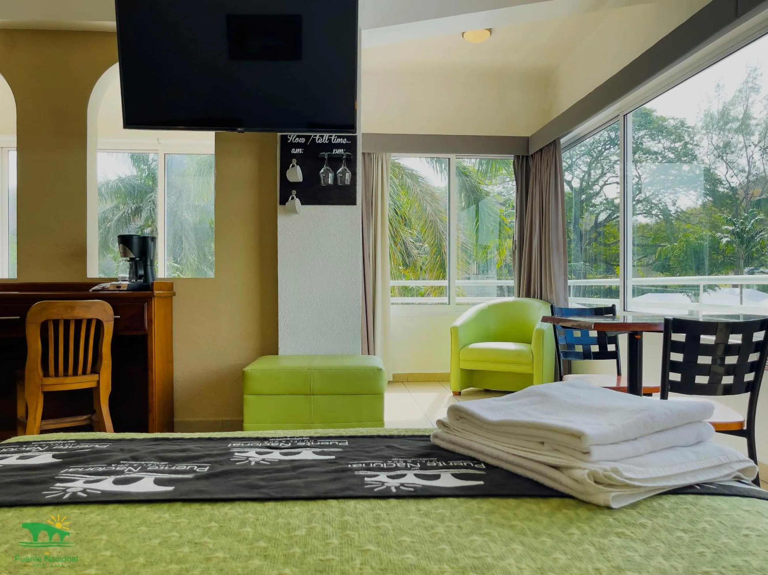 Bed in Hotel Puente Nacional & Spa