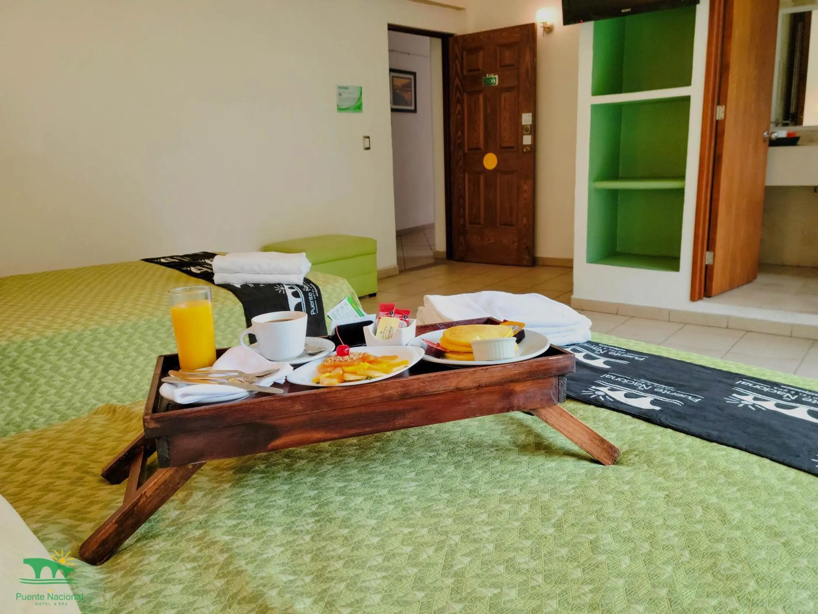 Bed in Hotel Puente Nacional & Spa