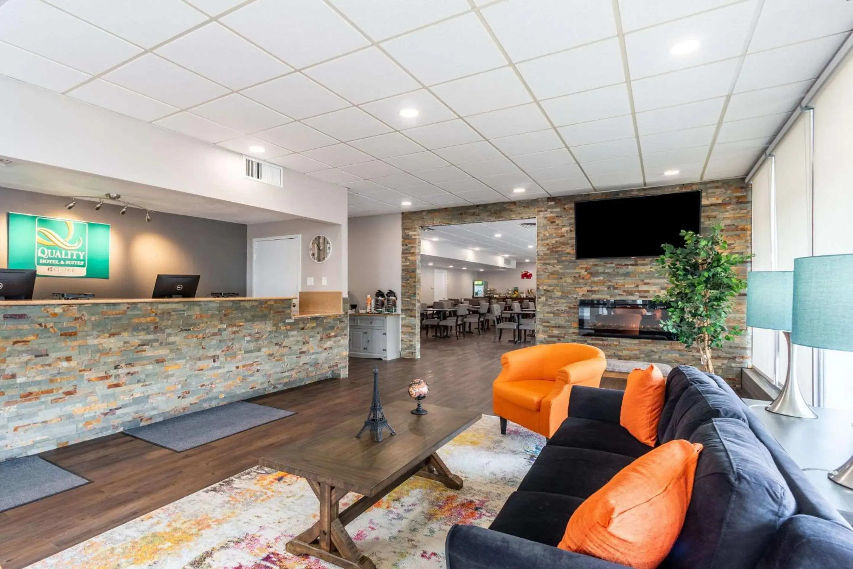 Lobby or reception in Quality Inn & Suites Vandalia near I-70 and Hwy 51 Lobby or reception in Quality Inn & Suites Vandalia near I-70 and Hwy 51