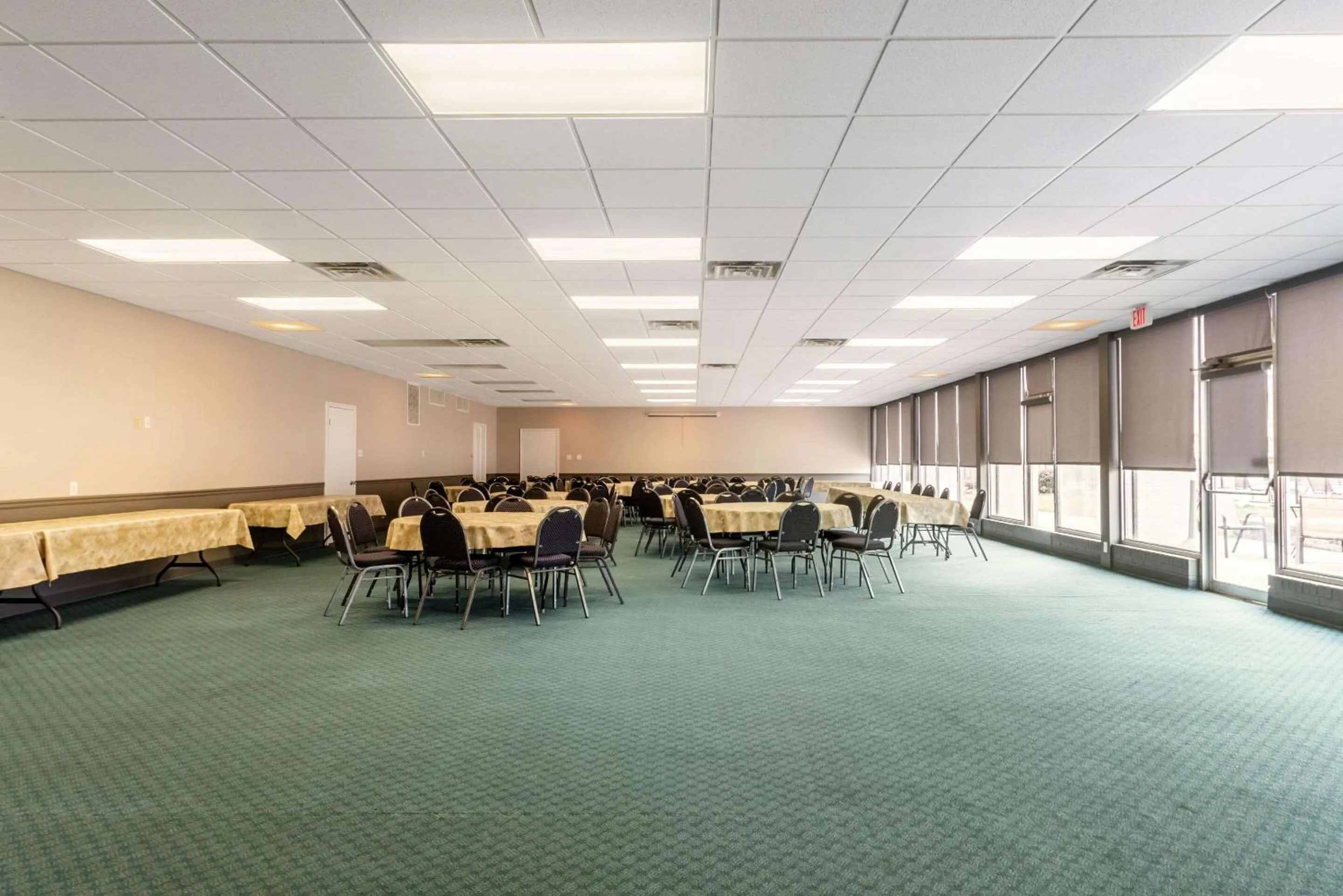 Meeting/conference room in Quality Inn & Suites Vandalia near I-70 and Hwy 51