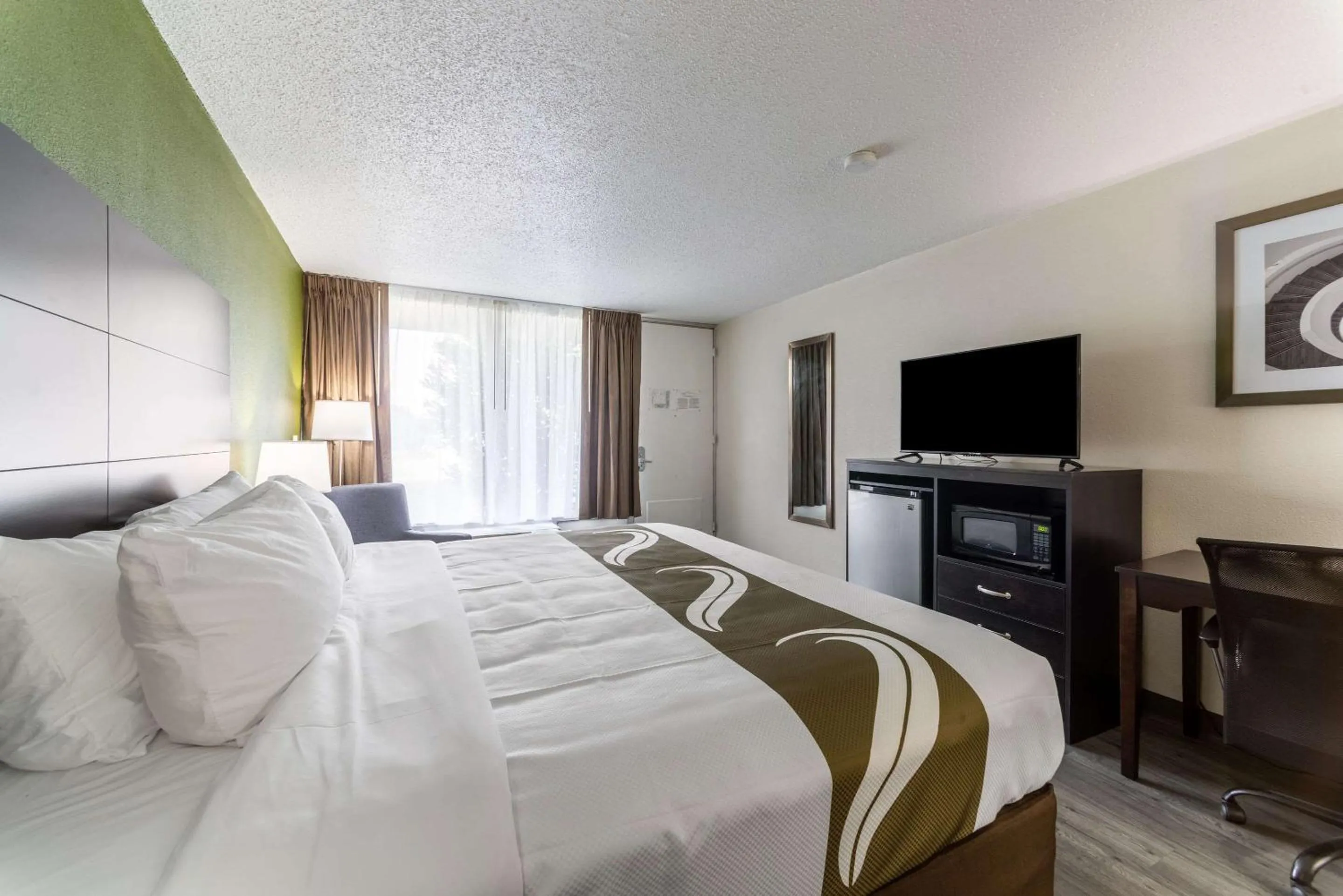 Bedroom, Bed in Quality Inn & Suites Vandalia near I-70 and Hwy 51