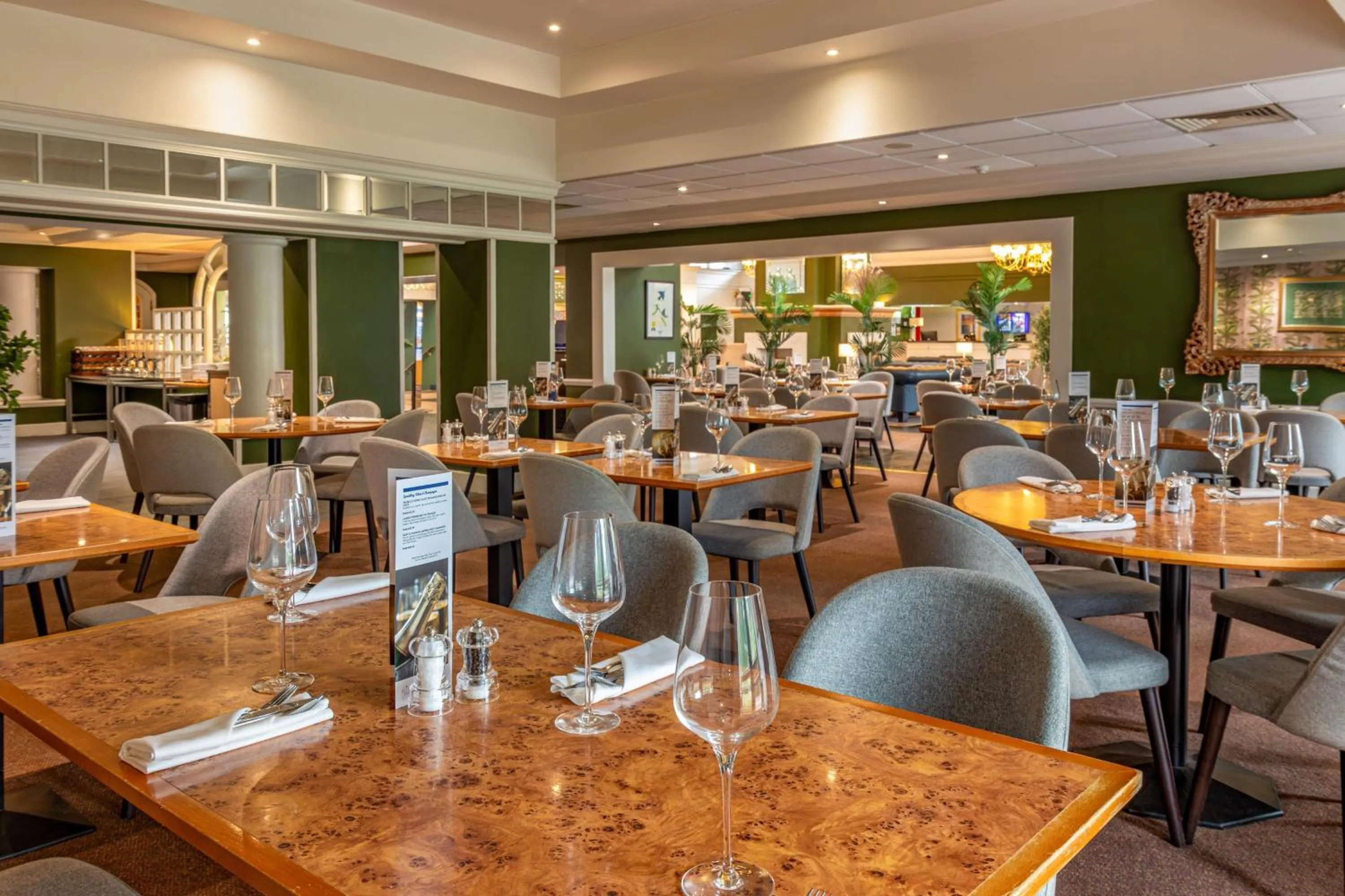 Restaurant/places to eat in Bromsgrove Hotel and Spa