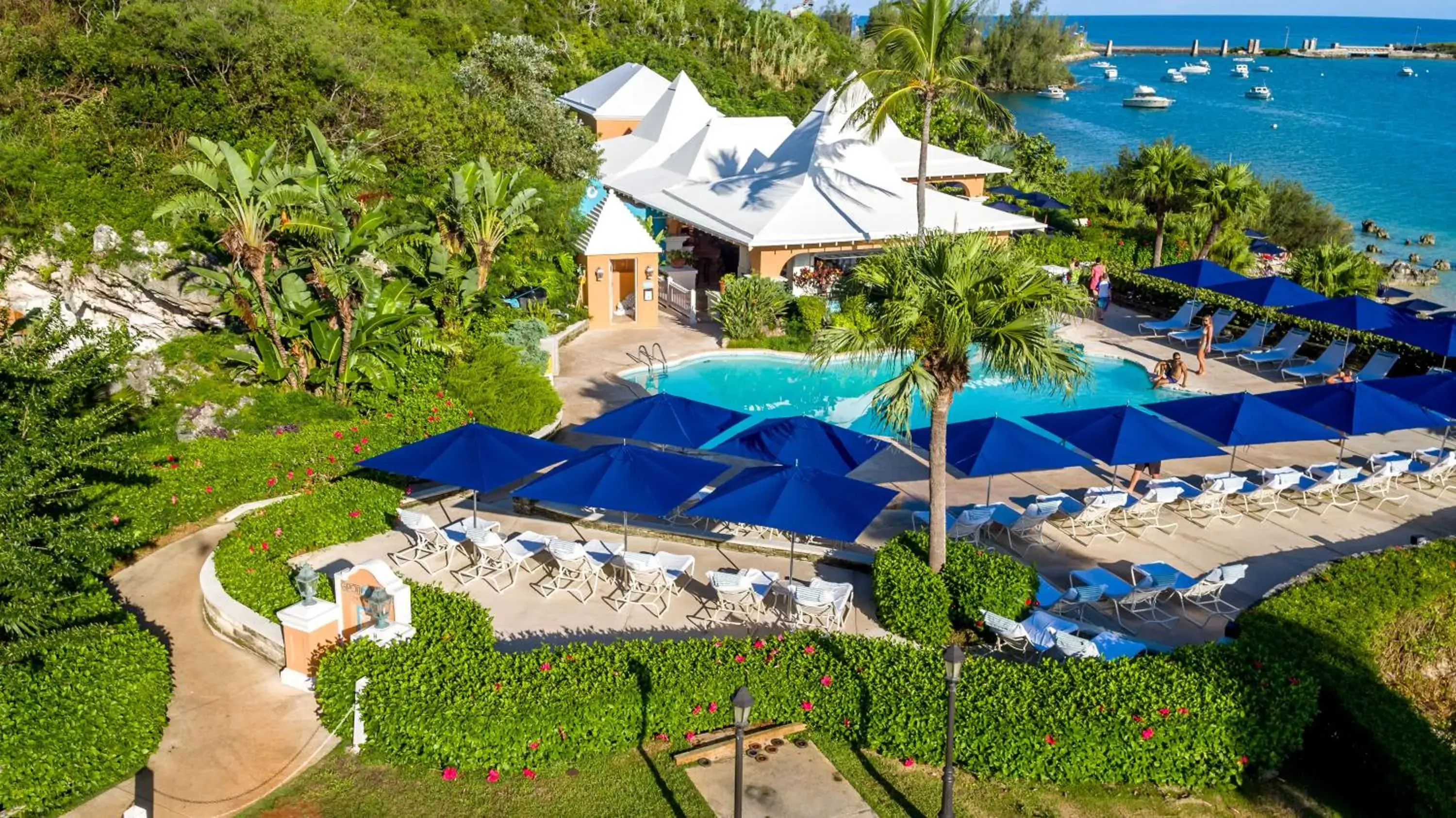 Swimming pool in Grotto Bay Beach Resort Swimming pool in Grotto Bay Beach Resort
