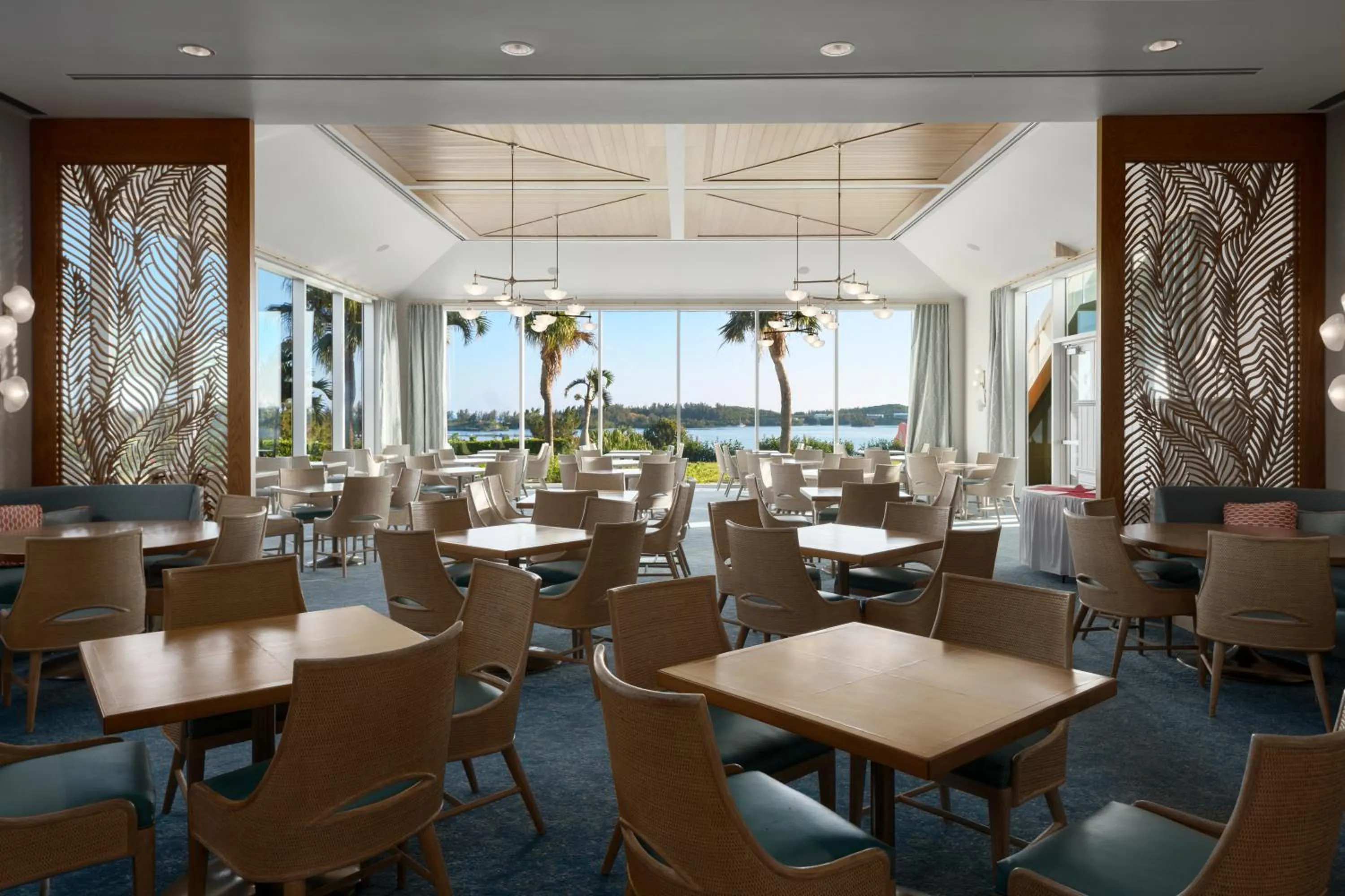 Restaurant/places to eat in Grotto Bay Beach Resort