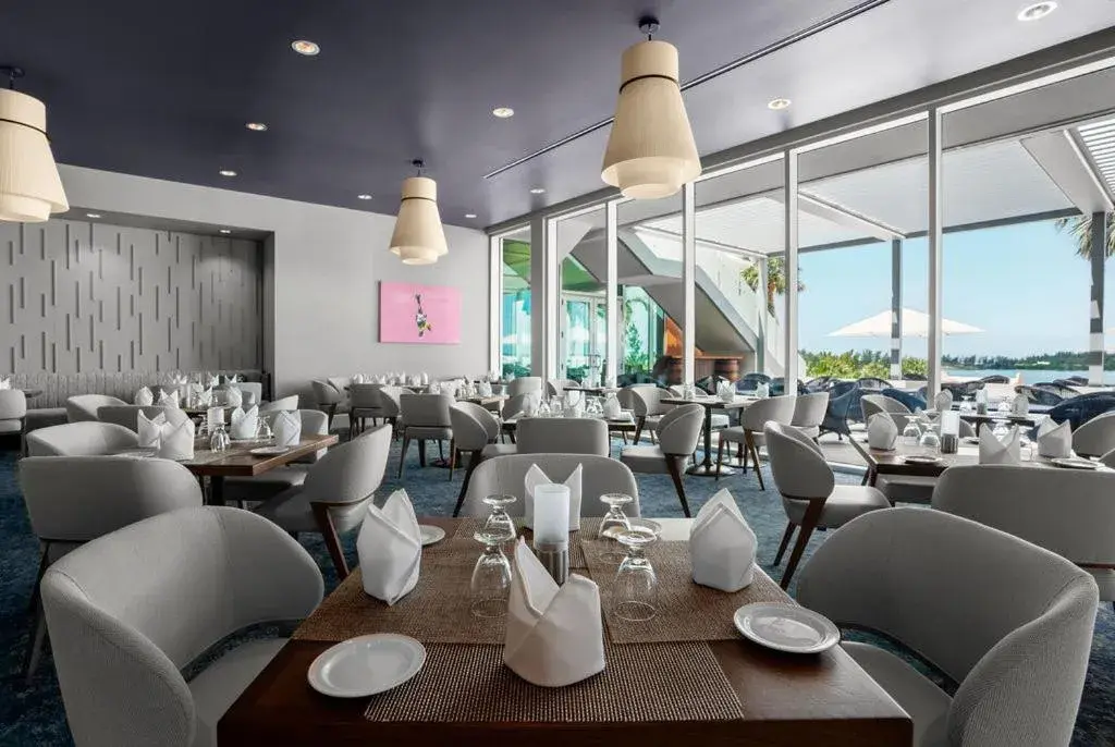 Restaurant/places to eat in Grotto Bay Beach Resort Restaurant/places to eat in Grotto Bay Beach Resort
