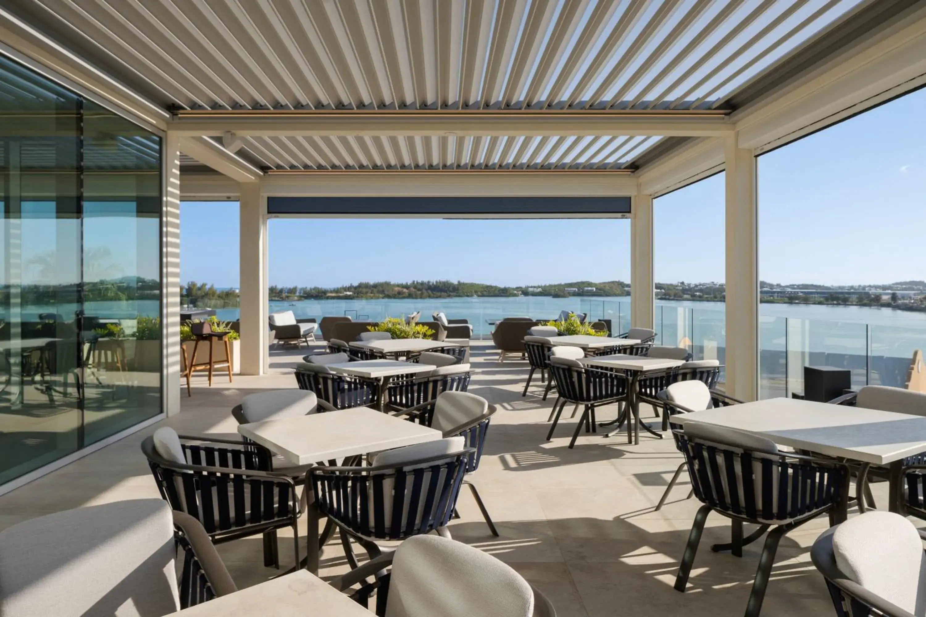 Restaurant/places to eat in Grotto Bay Beach Resort Restaurant/places to eat in Grotto Bay Beach Resort