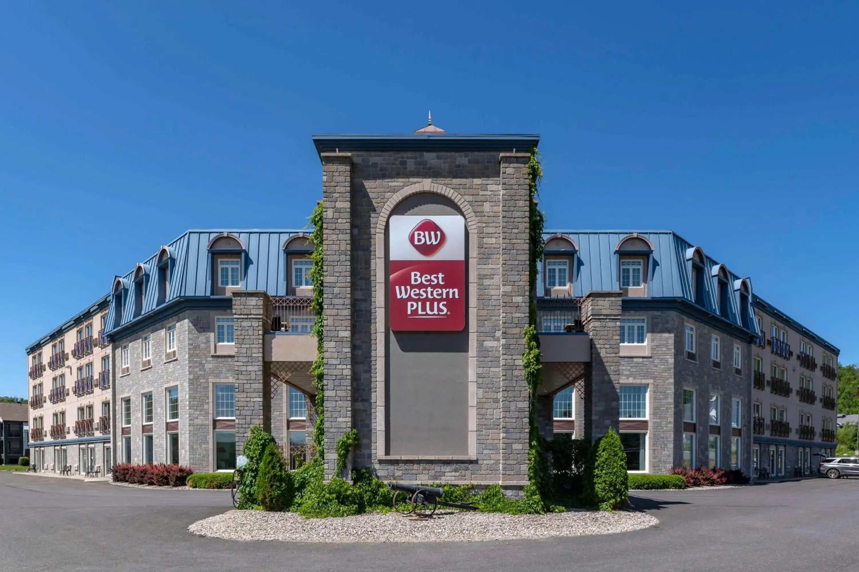 Property building in Best Western Plus Edmundston Property building in Best Western Plus Edmundston