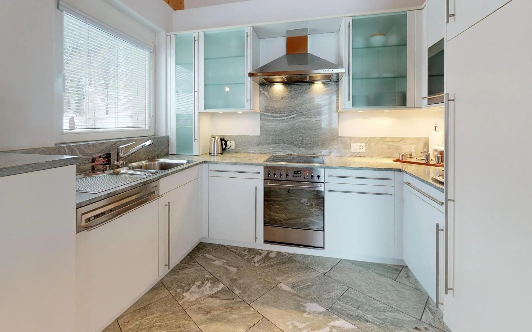 Kitchen or kitchenette in Sur Crasta