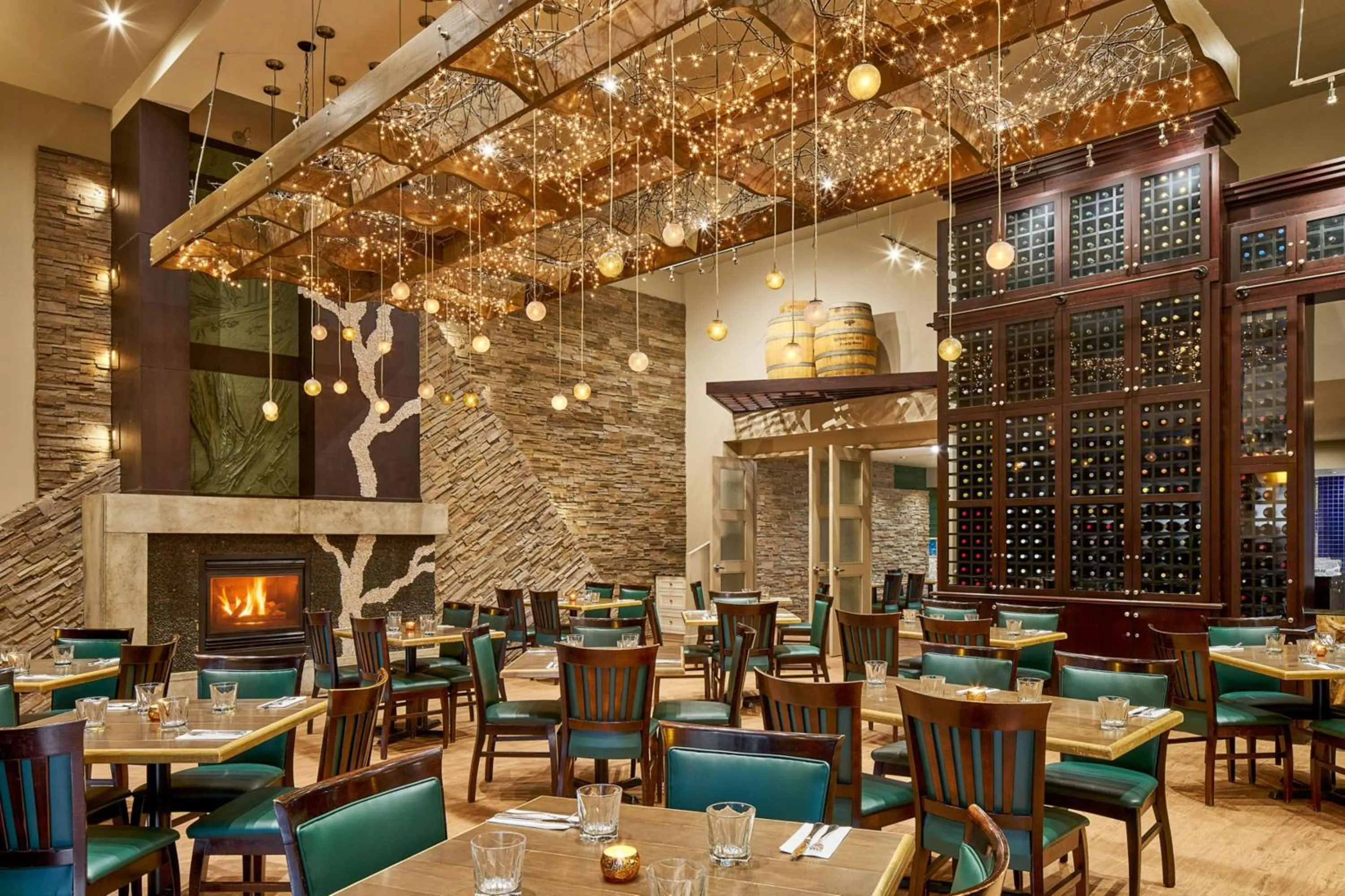 Restaurant/places to eat in Varscona Hotel on Whyte