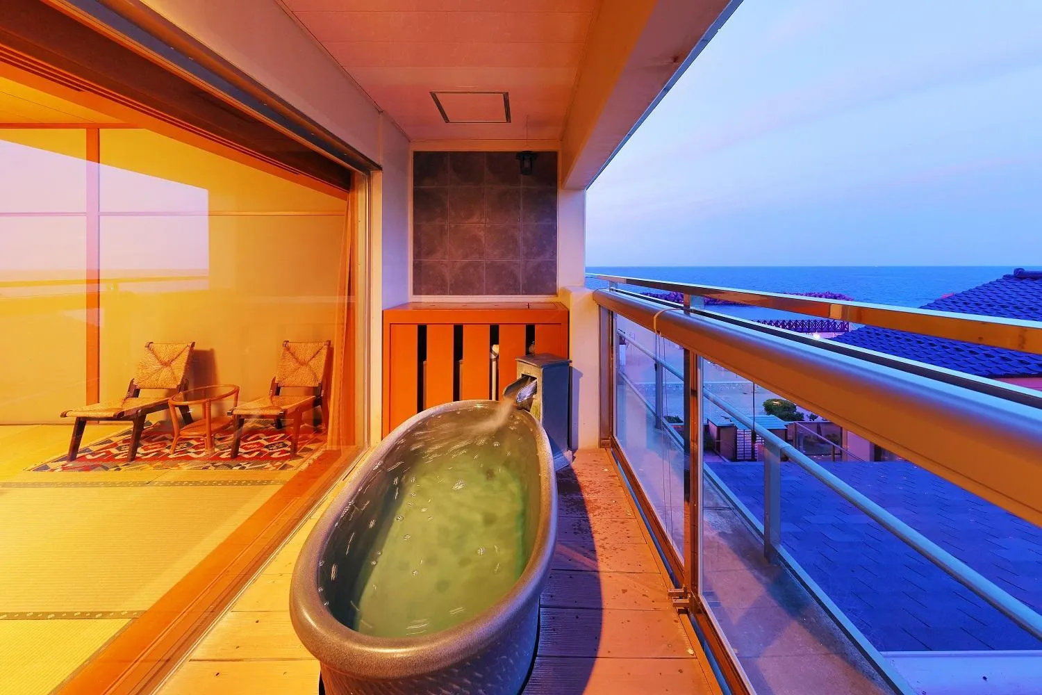 Open Air Bath in Kaike Shogetsu