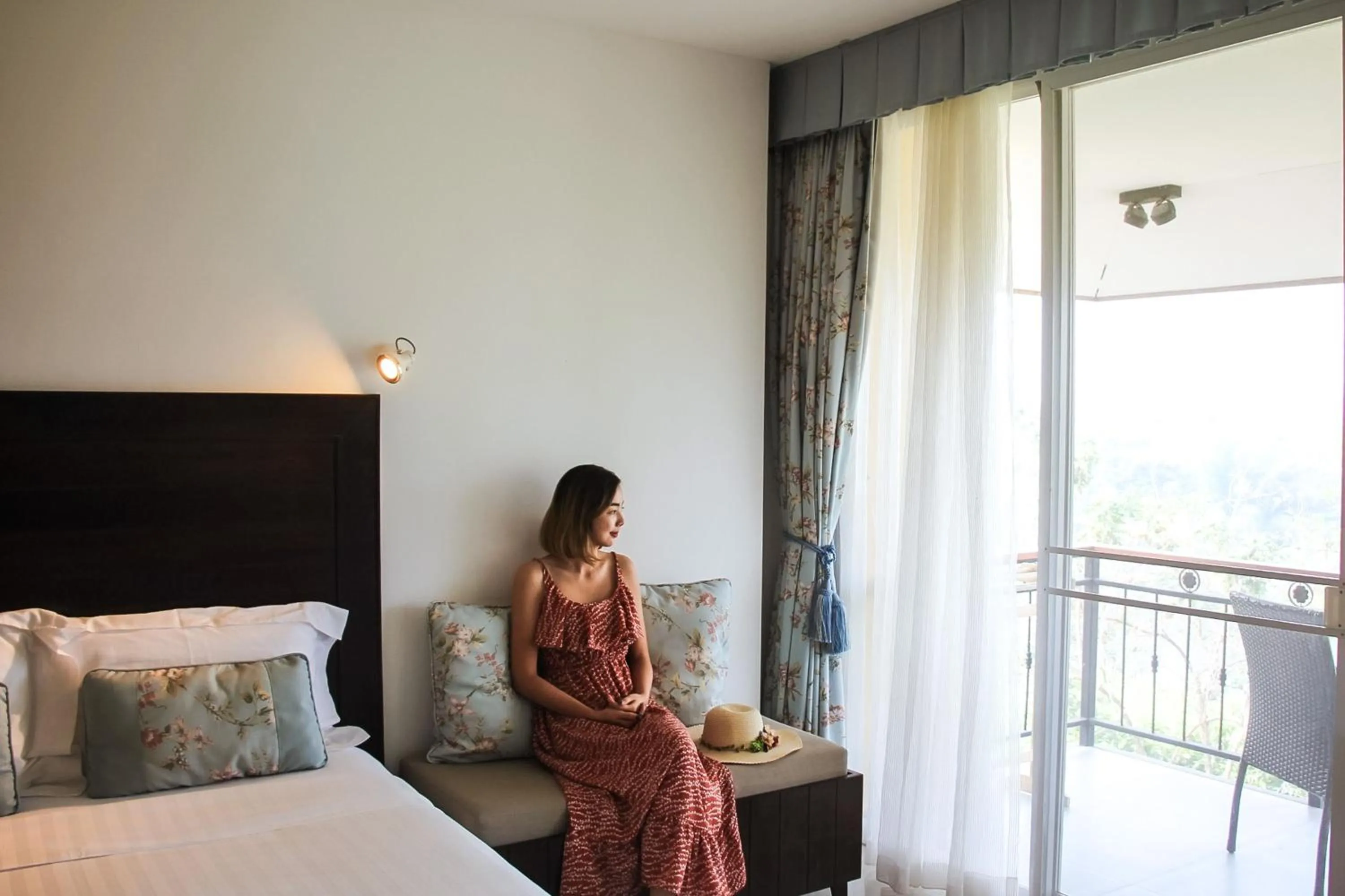 Seating area, Bed in Suan Sai Yok Resort