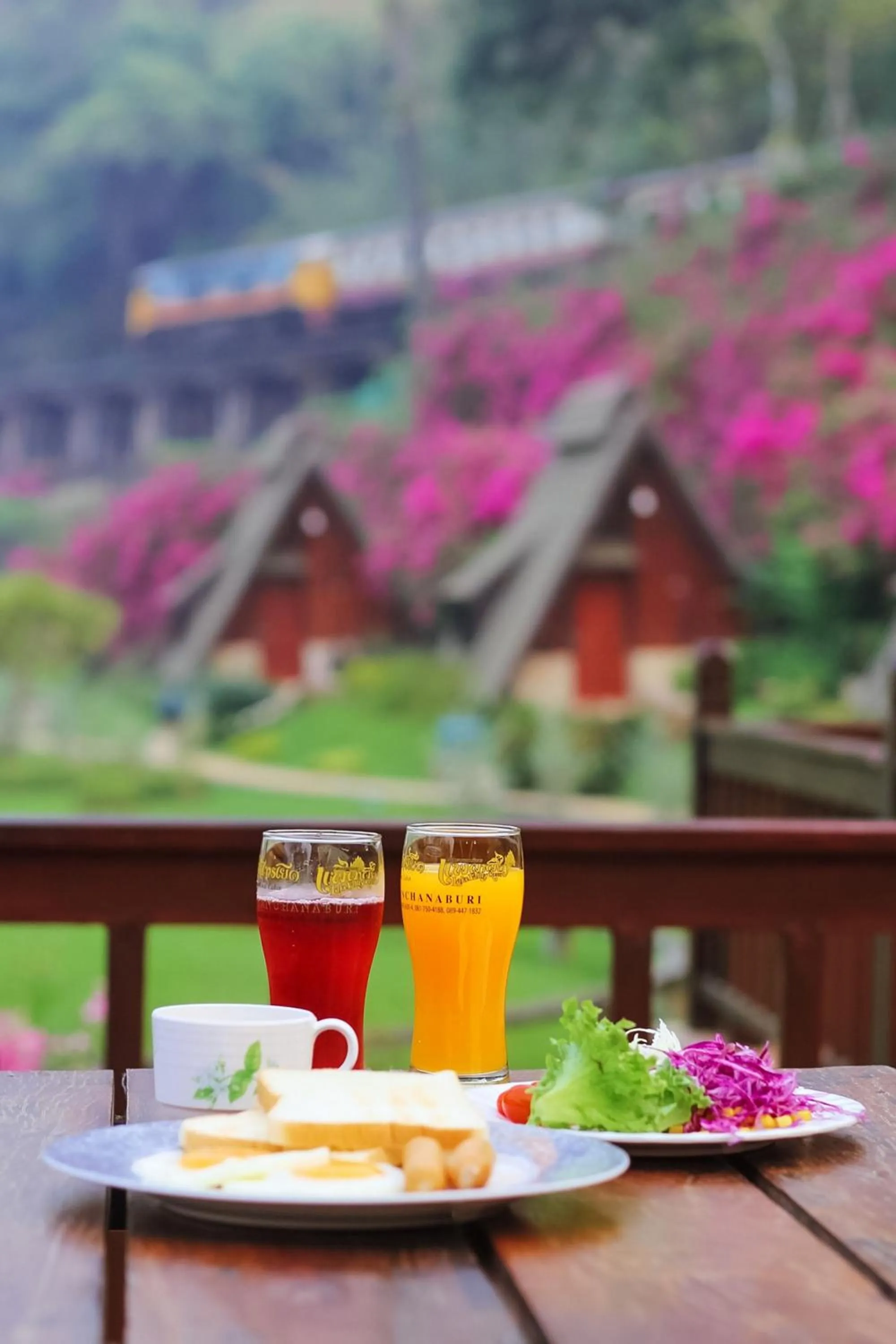 Food and drinks in Suan Sai Yok Resort