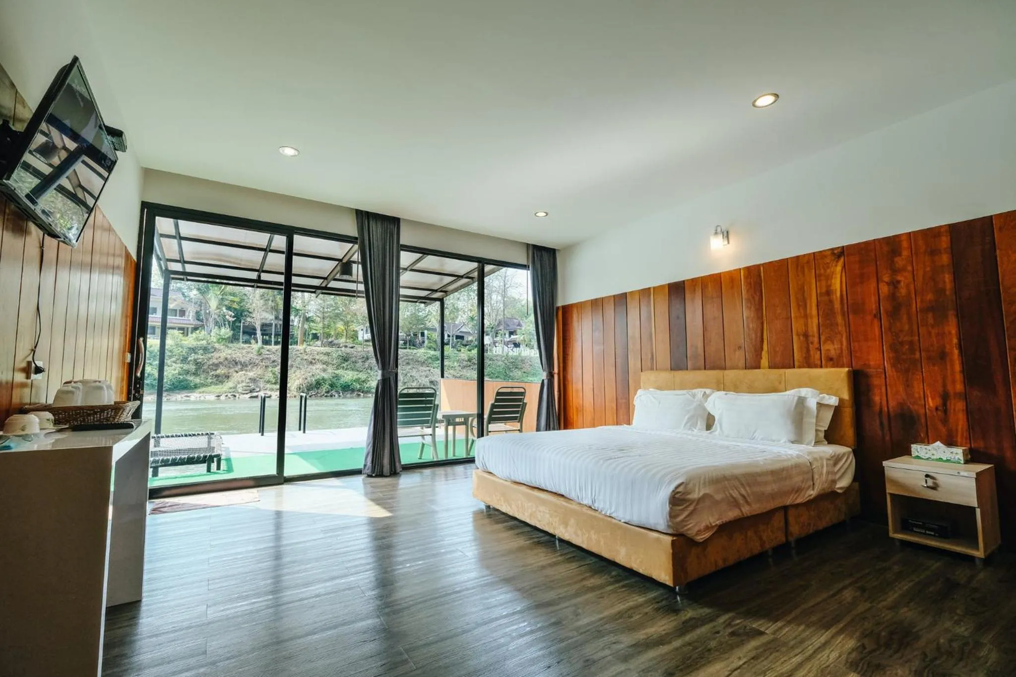 Photo of the whole room, Bed in Suan Sai Yok Resort