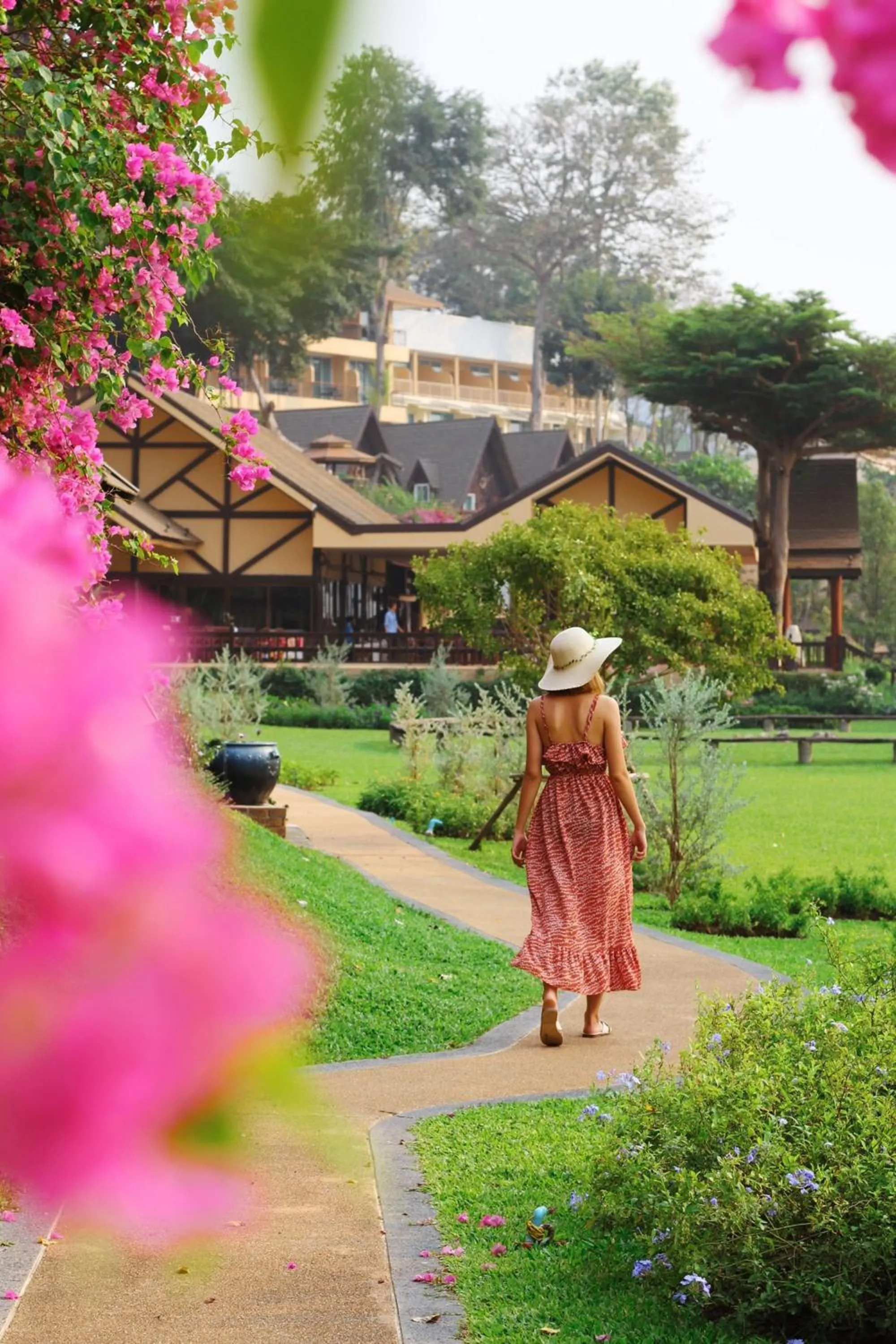 People in Suan Sai Yok Resort