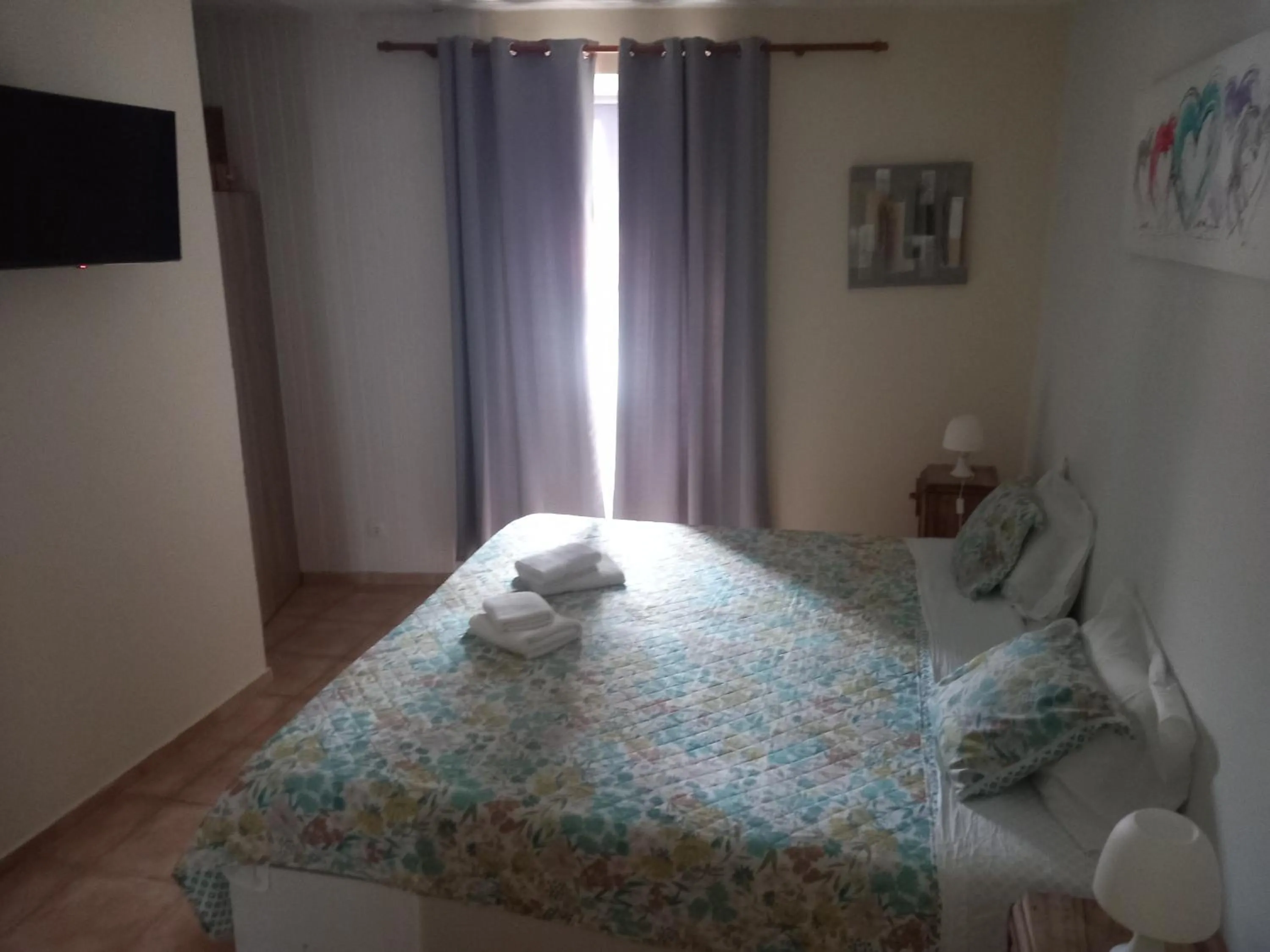 Deluxe Double or Twin Room with City View - single occupancy in Sao Jose Guesthouse
