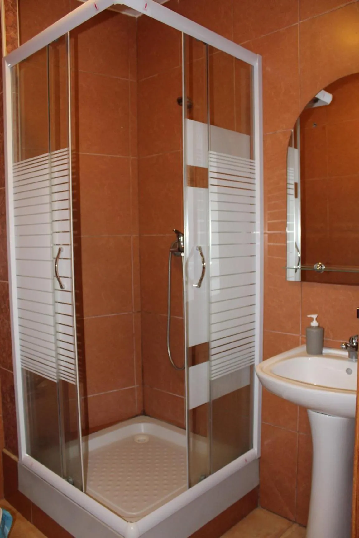 Deluxe Double Room with Shower - single occupancy in Sao Jose Guesthouse