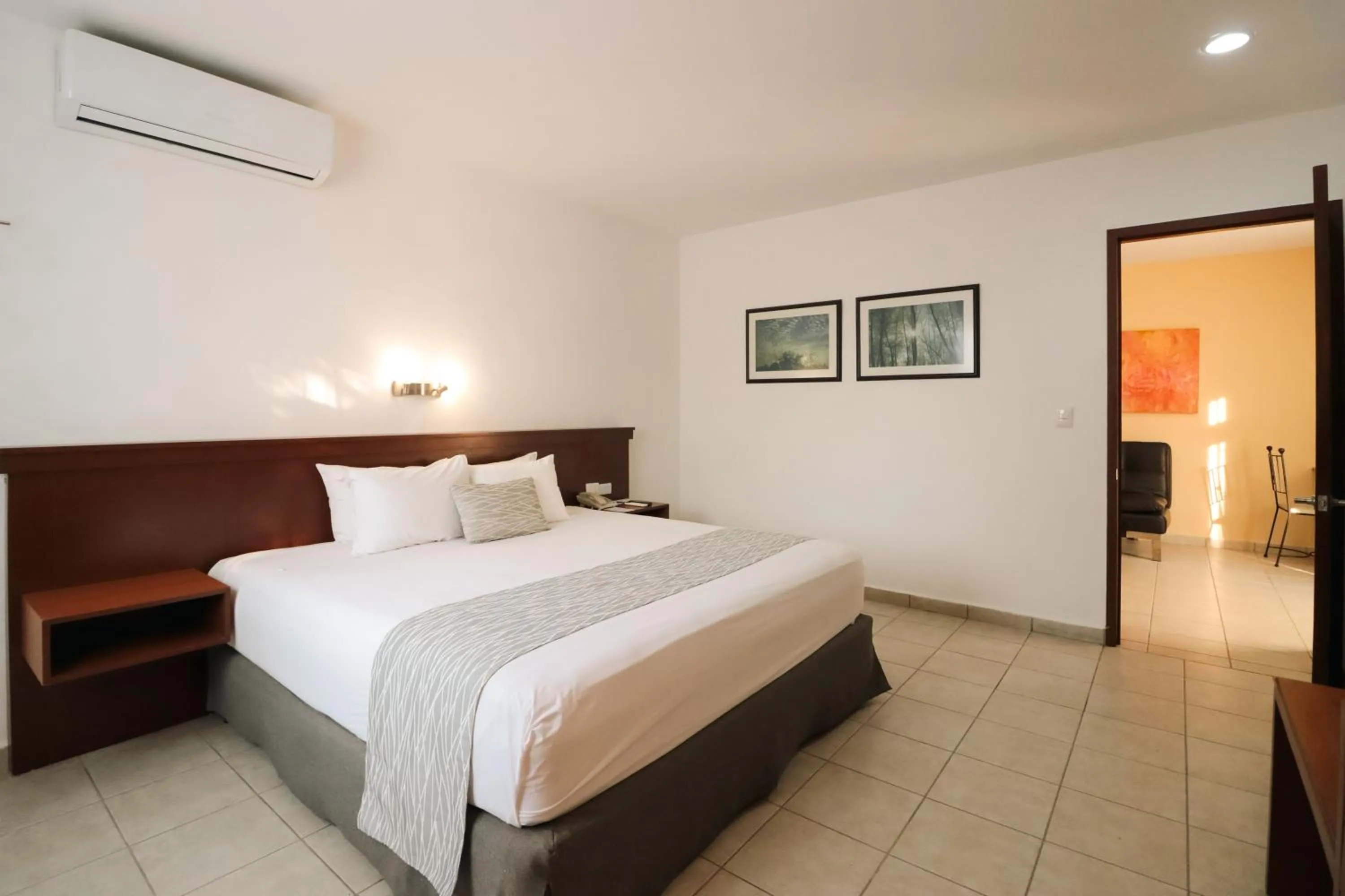 Bed in Mesón de la Luna Hotel & Spa