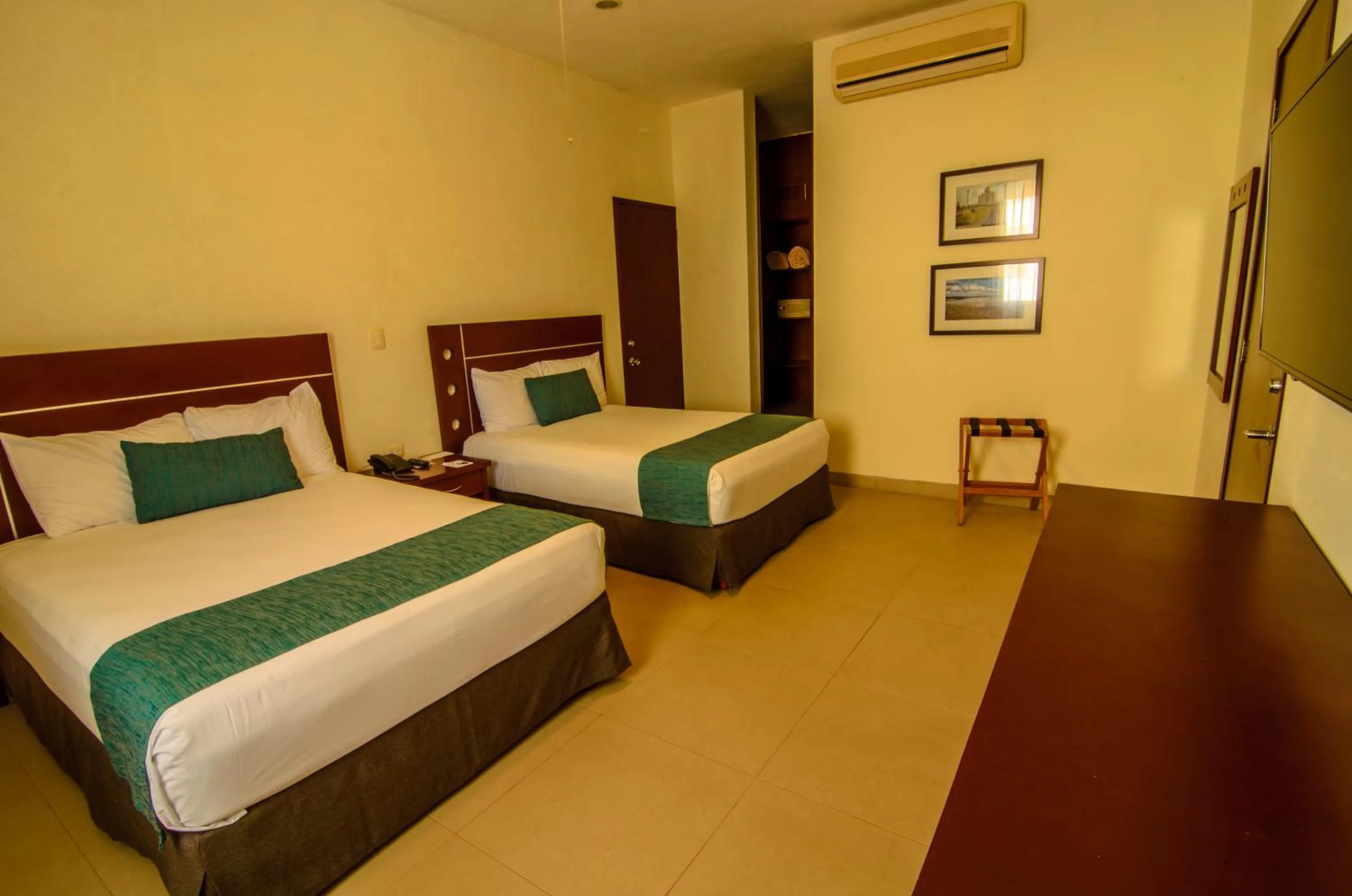 Bedroom, Bed in Mesón de la Luna Hotel & Spa