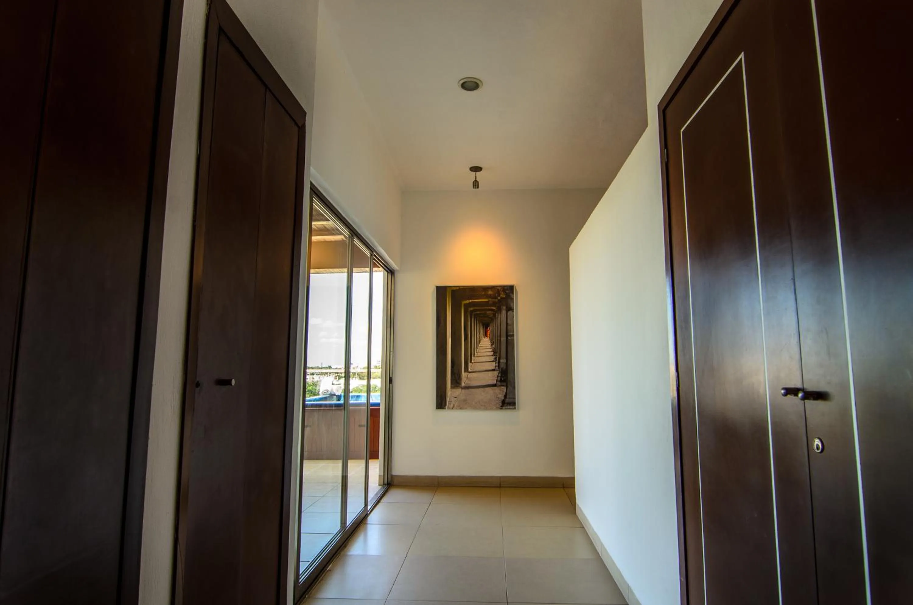 wardrobe in Mesón de la Luna Hotel & Spa