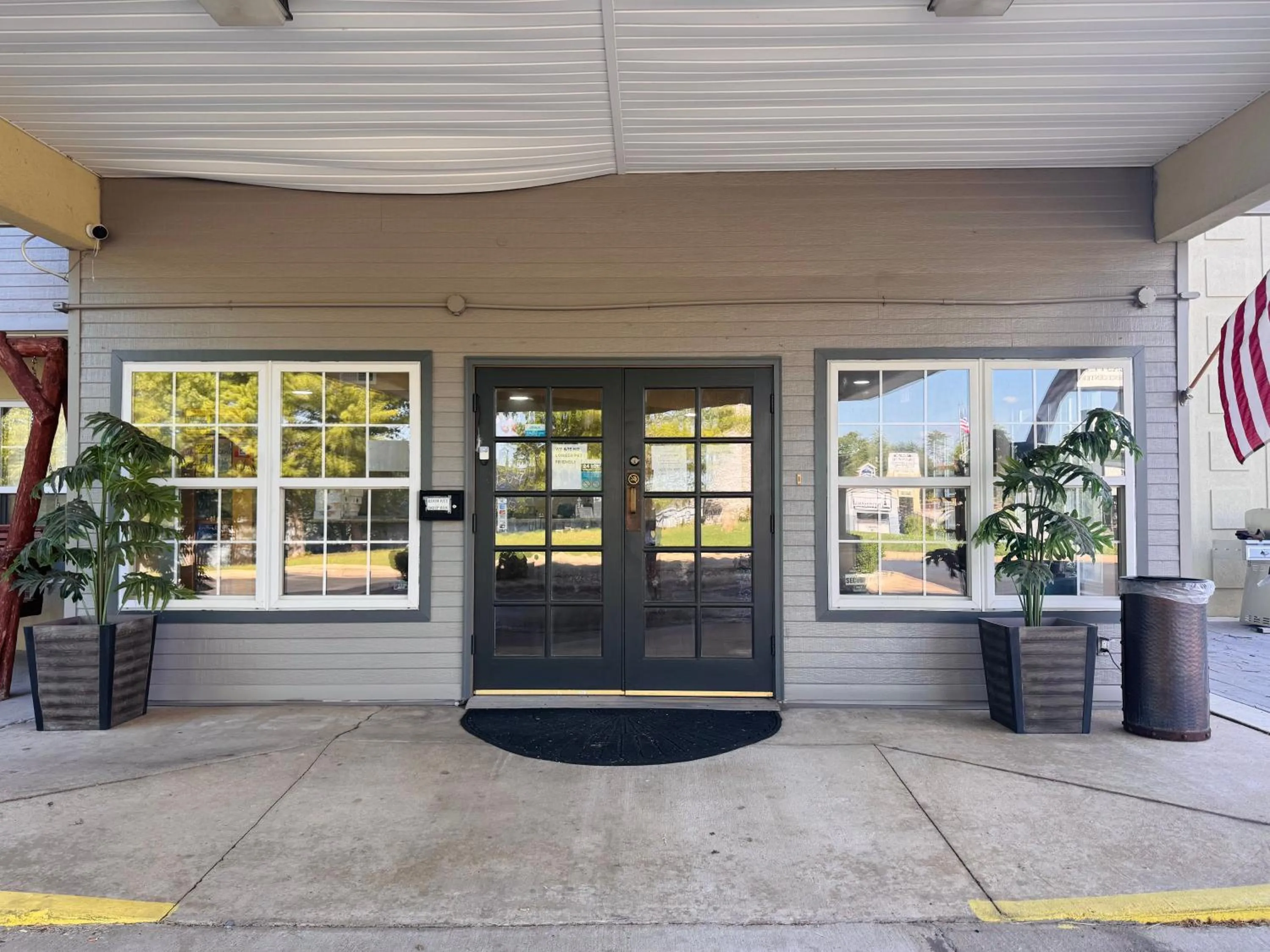 Facade/entrance in Wander Inn