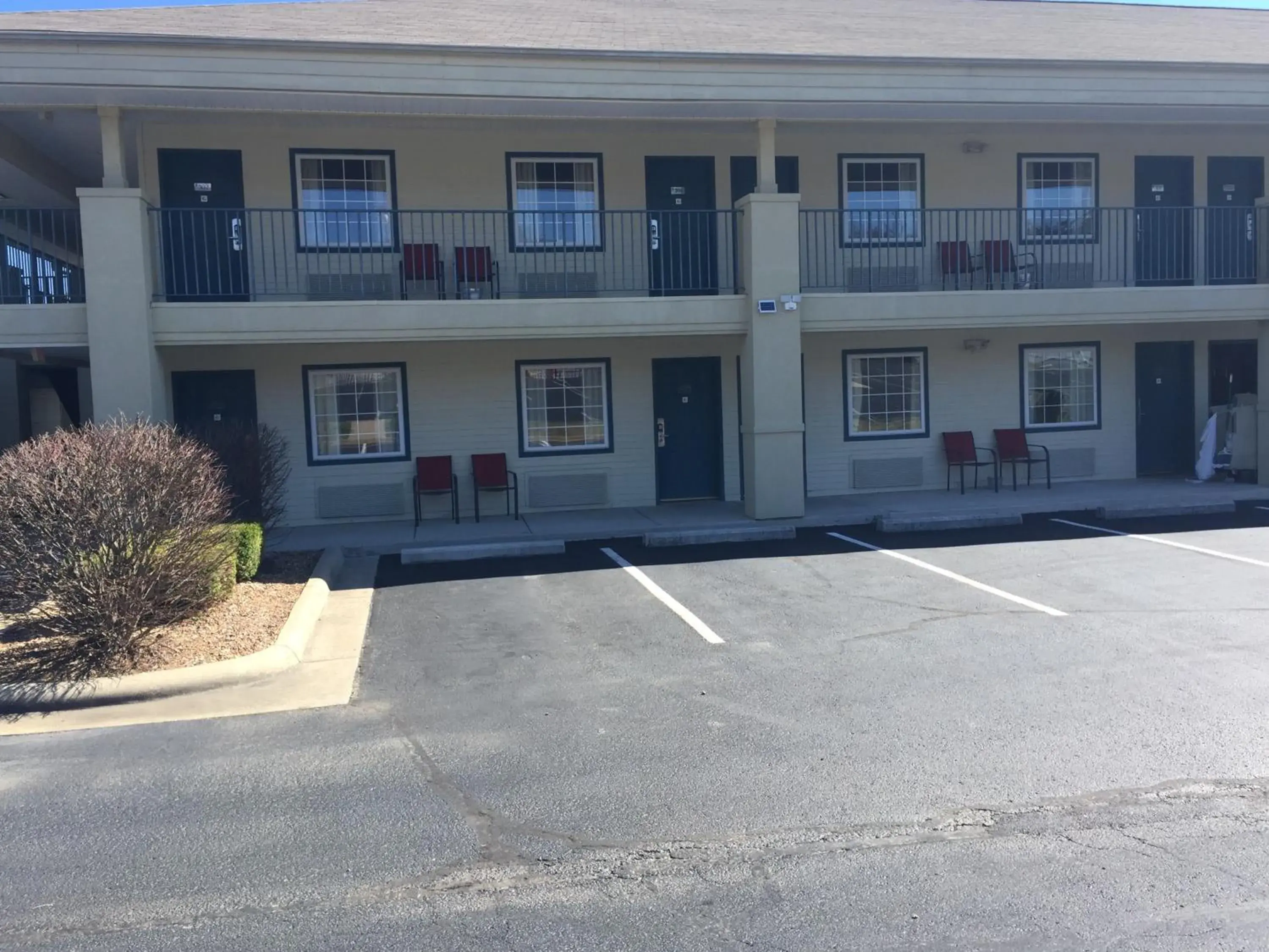 Facade/entrance in Docker's Inn Facade/entrance in Docker's Inn