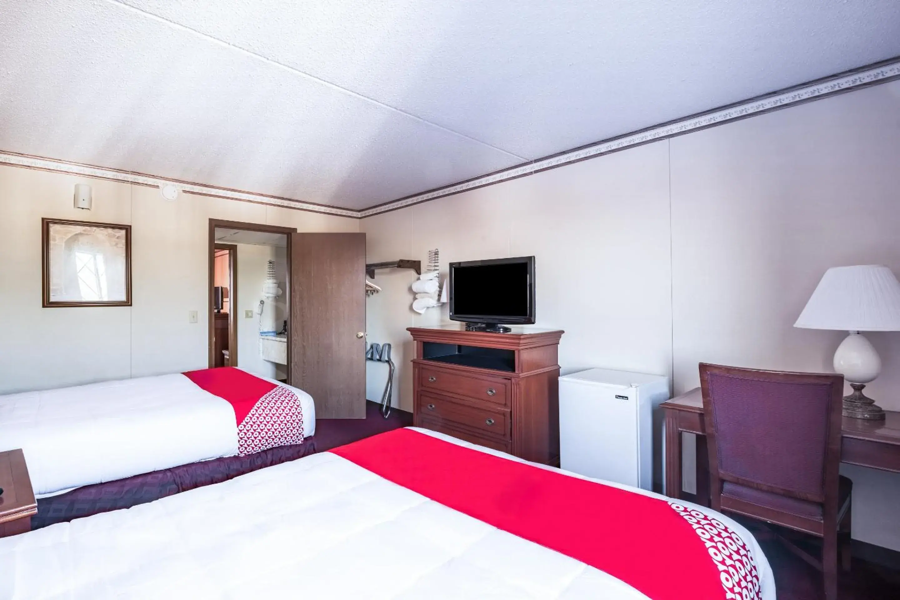 Bedroom in OYO Hotel Windmill Branson Bedroom in OYO Hotel Windmill Branson