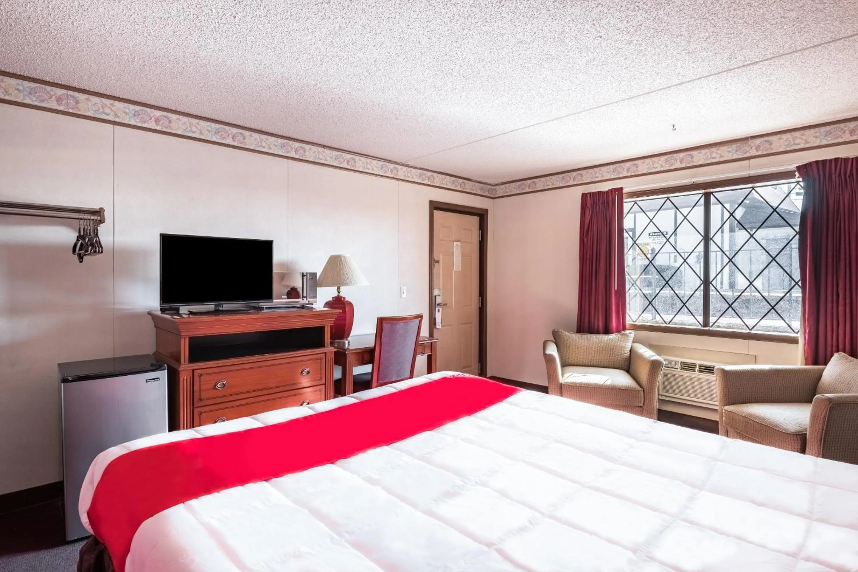 Bedroom in OYO Hotel Windmill Branson