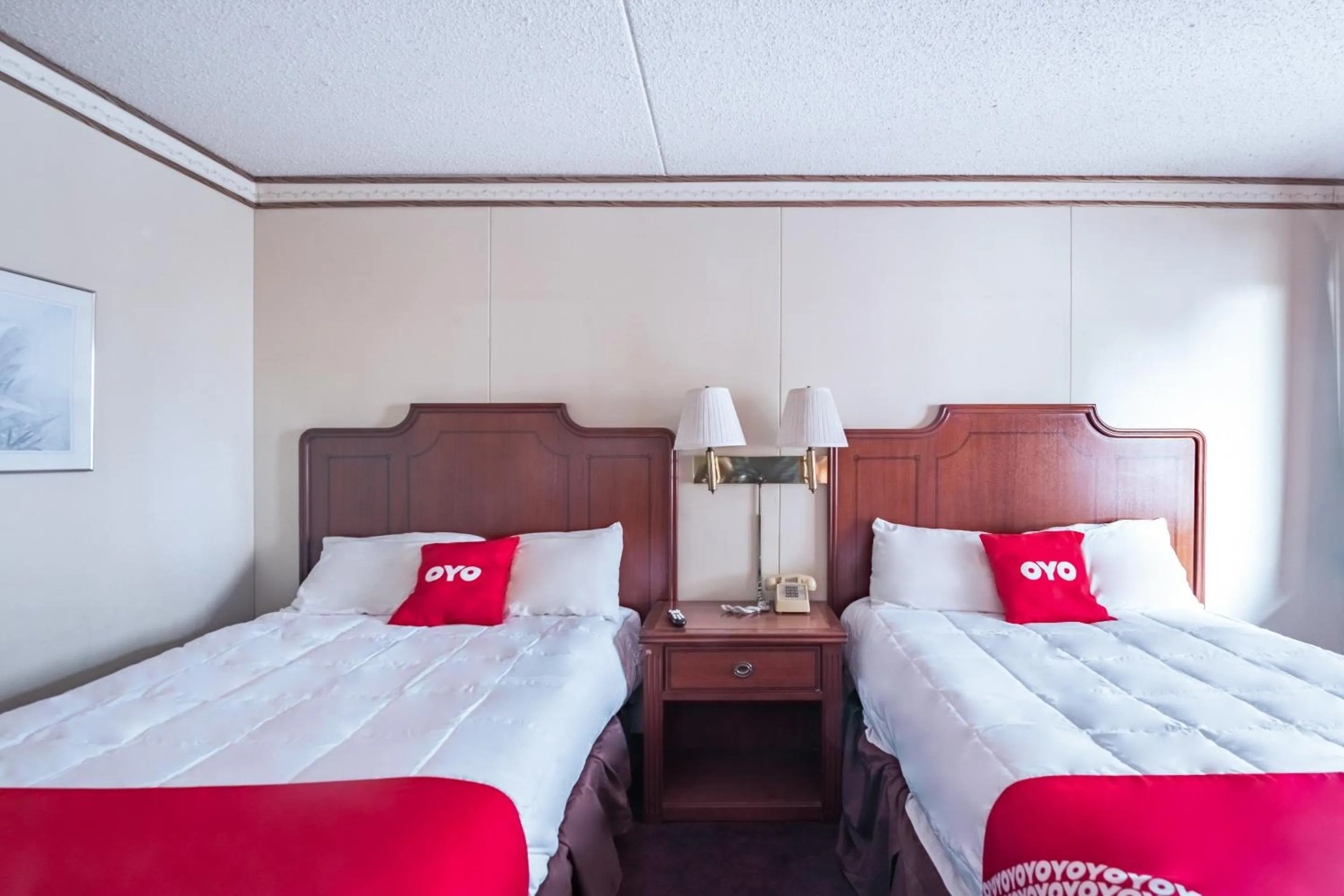 Bedroom in OYO Hotel Windmill Branson