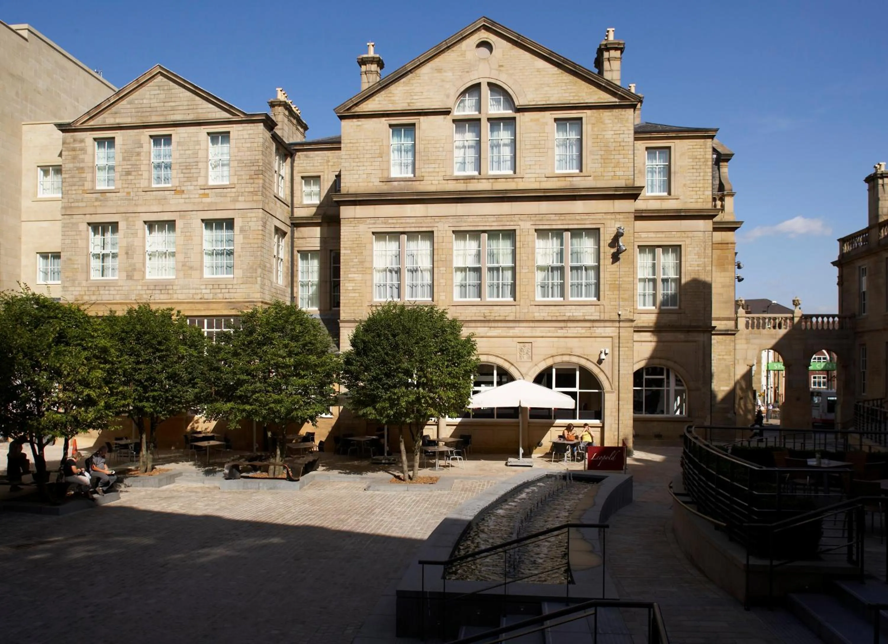 Facade/entrance in Leopold Hotel