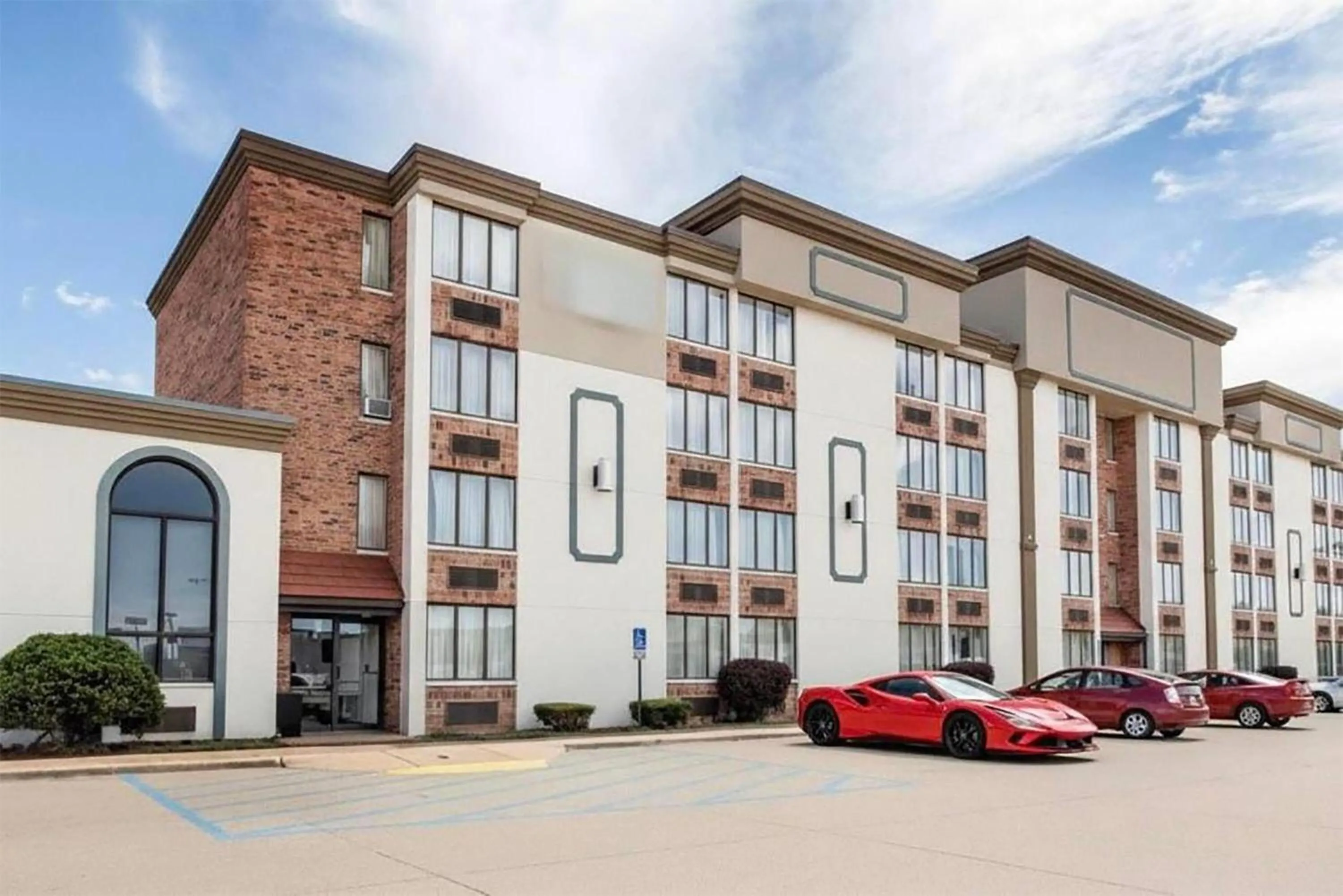 Property building in Days Inn & Suites by Wyndham Festus