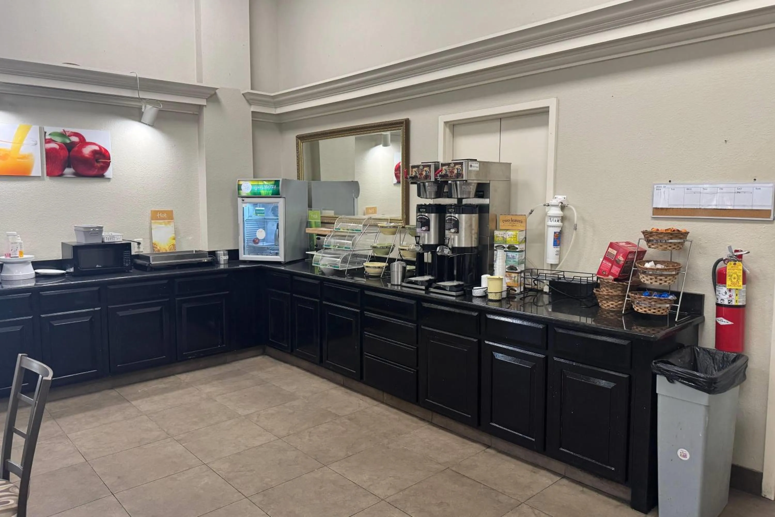 Breakfast in Days Inn & Suites by Wyndham Festus