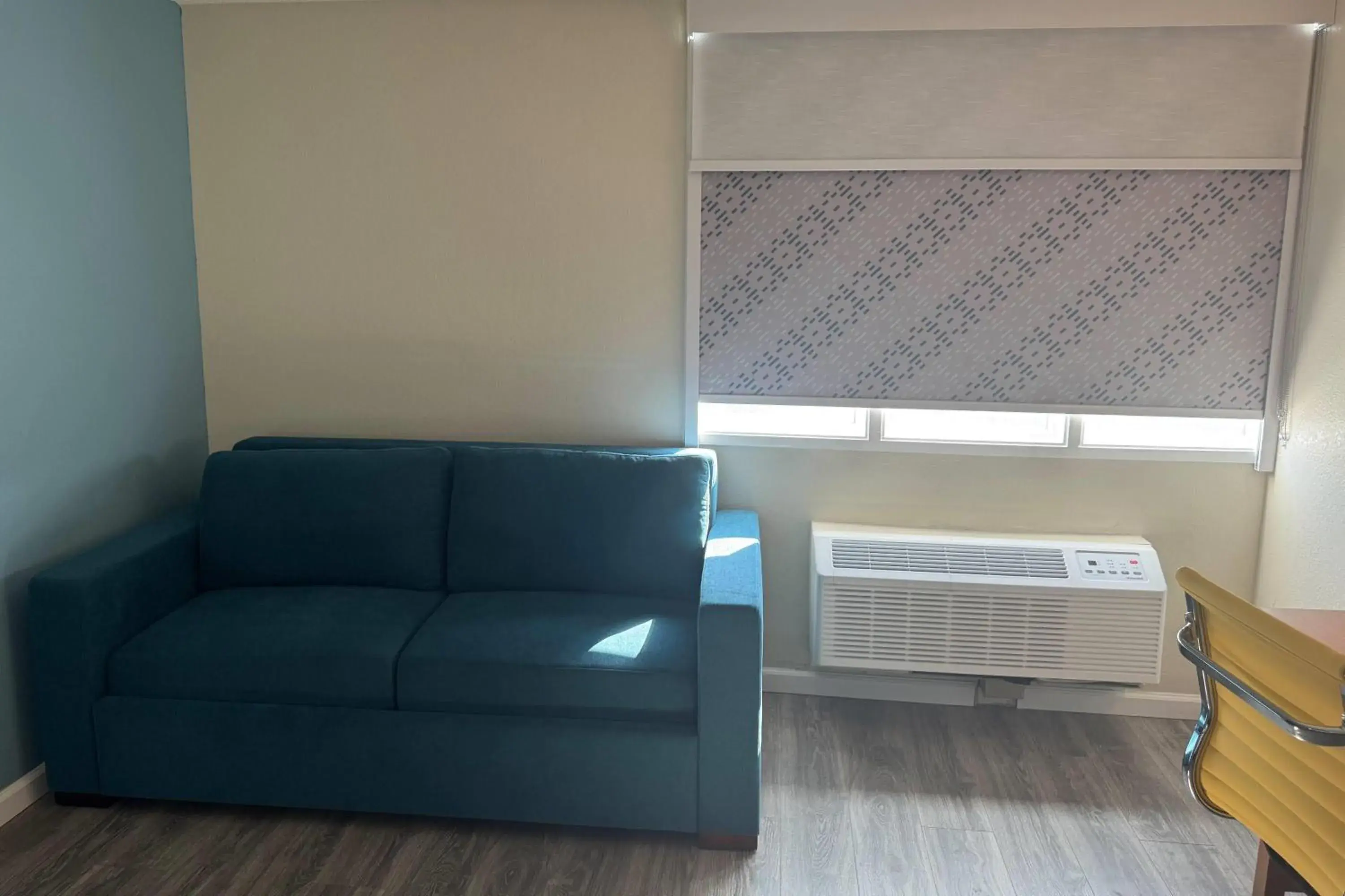 King Room with Roll-in Shower - Mobility Access/Non-Smoking in Days Inn & Suites by Wyndham Festus King Room with Roll-in Shower - Mobility Access/Non-Smoking in Days Inn & Suites by Wyndham Festus