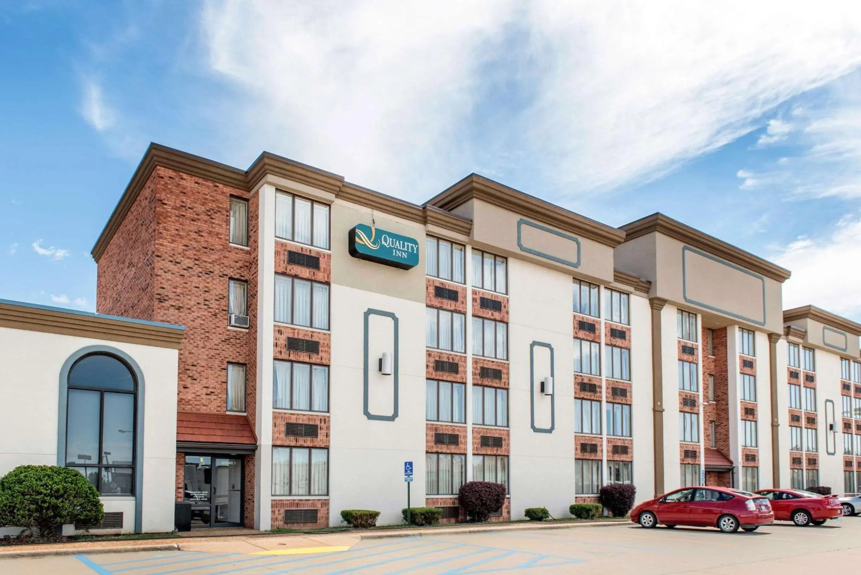 Property building in Quality Inn Festus Property building in Quality Inn Festus