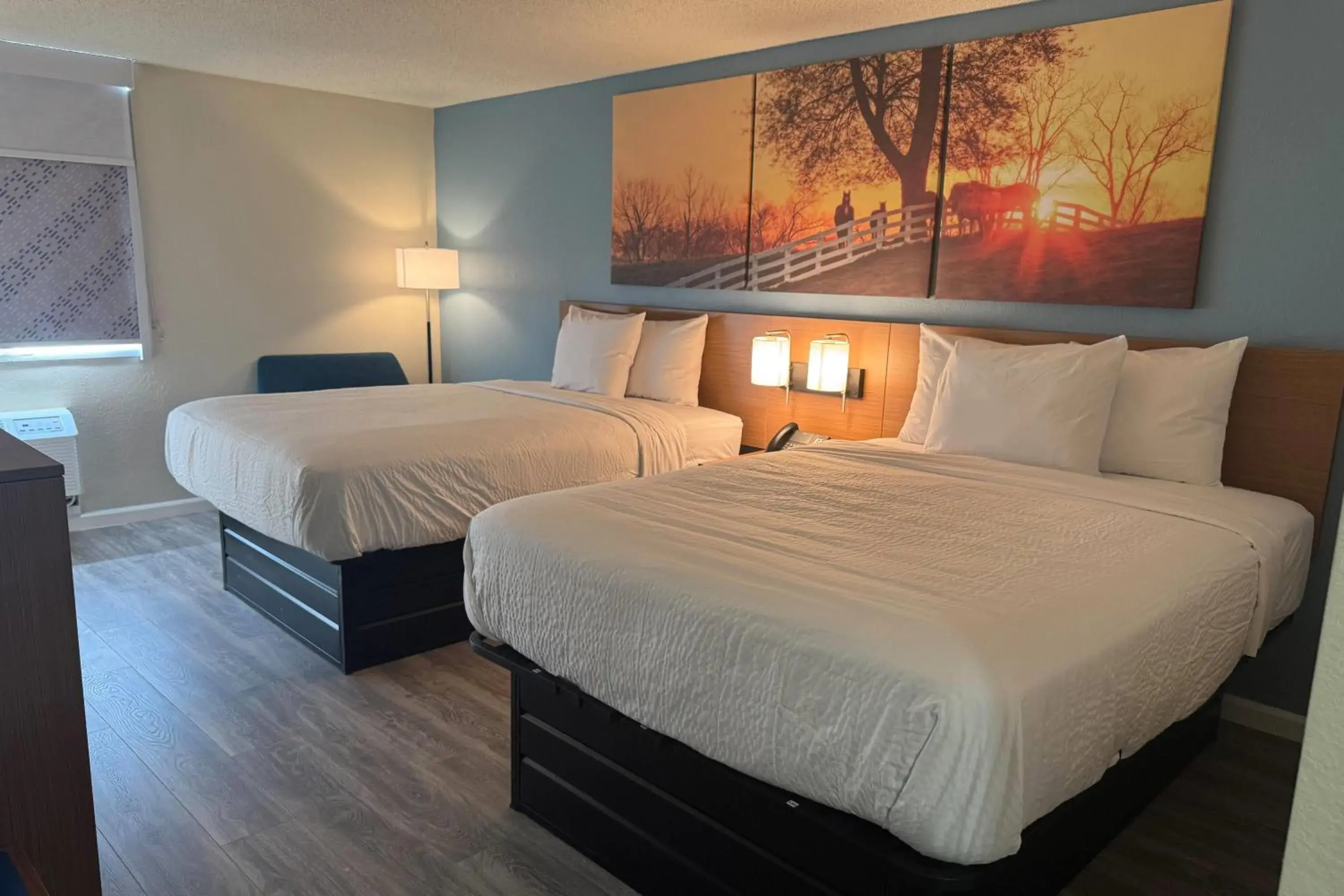 Queen Room with Two Queen Beds - Non-Smoking in Days Inn & Suites by Wyndham Festus Queen Room with Two Queen Beds - Non-Smoking in Days Inn & Suites by Wyndham Festus