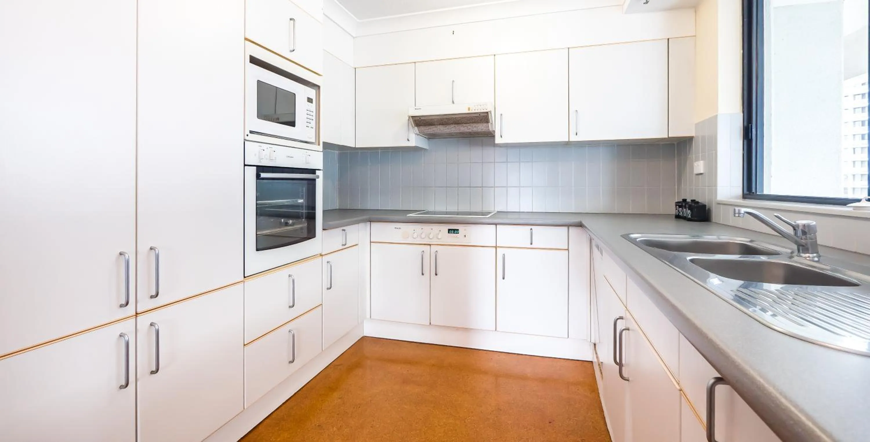Kitchen or kitchenette in Victoria Square Apartments