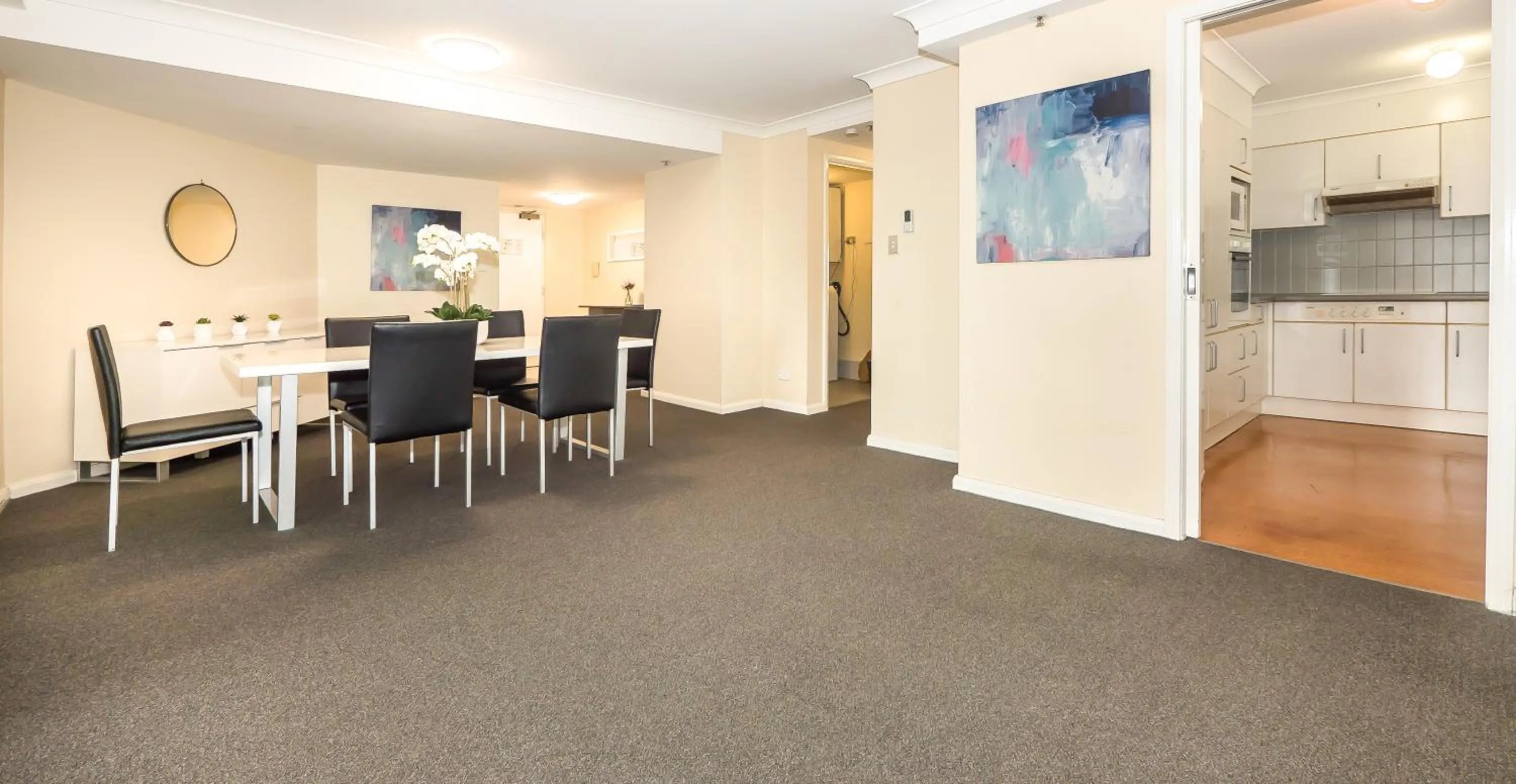 Kitchen or kitchenette in Victoria Square Apartments